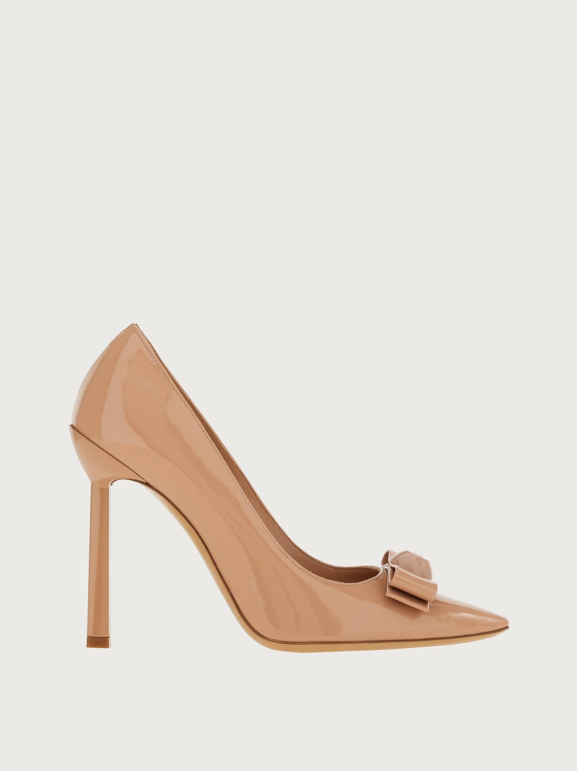 Ferragamo Women Vara Bowl pump shoe Beige Size 4.5 | Ferragamo