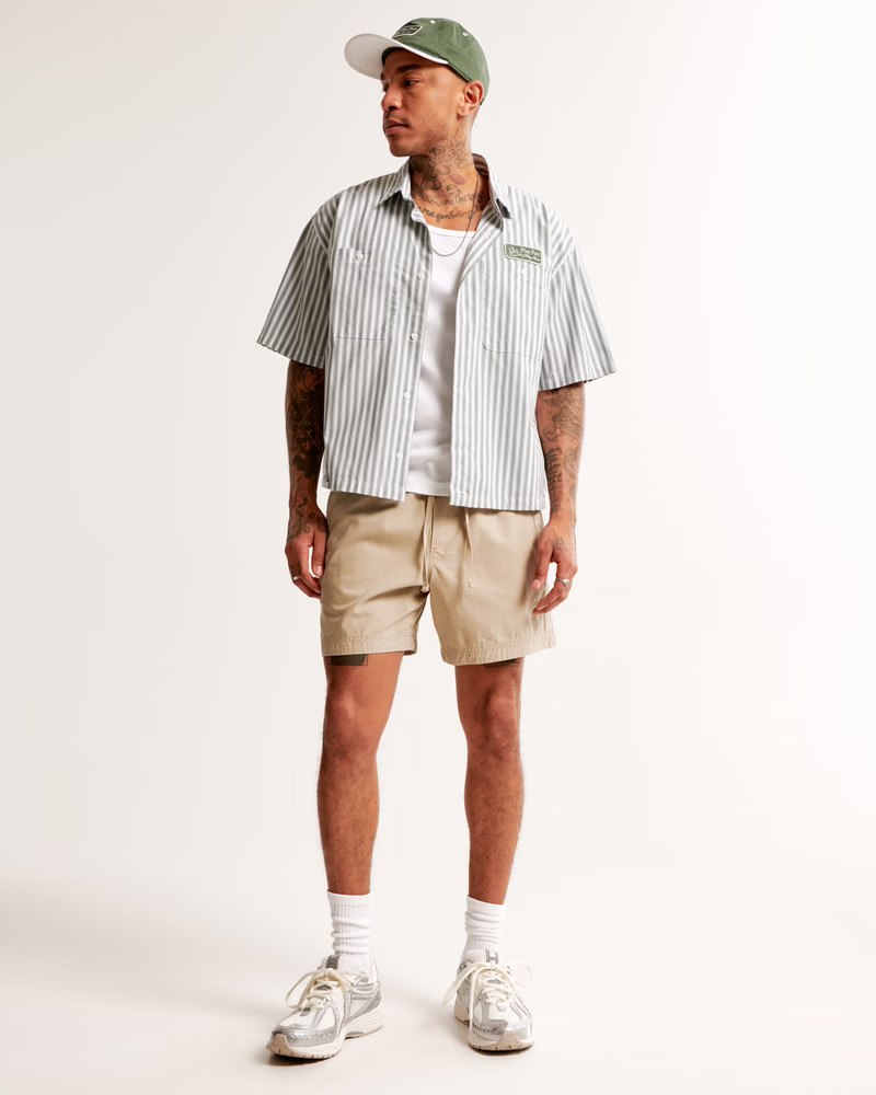 Random Golf Club Short-Sleeve Cropped Graphic Button-Up Shirt | Abercrombie & Fitch (US)