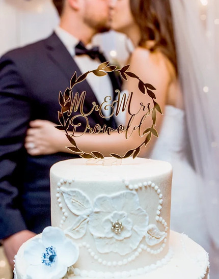 27 Of The Cutest Wedding Cake Toppers You Ll Ever See