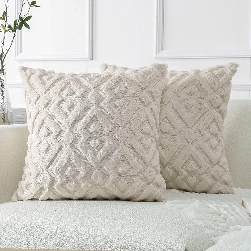 Amazon.com: OTOSTAR Luxury Throw Pillow Covers 20x20 Inch Pack of 2 Soft Plush Short Wool Velvet ... | Amazon (US)