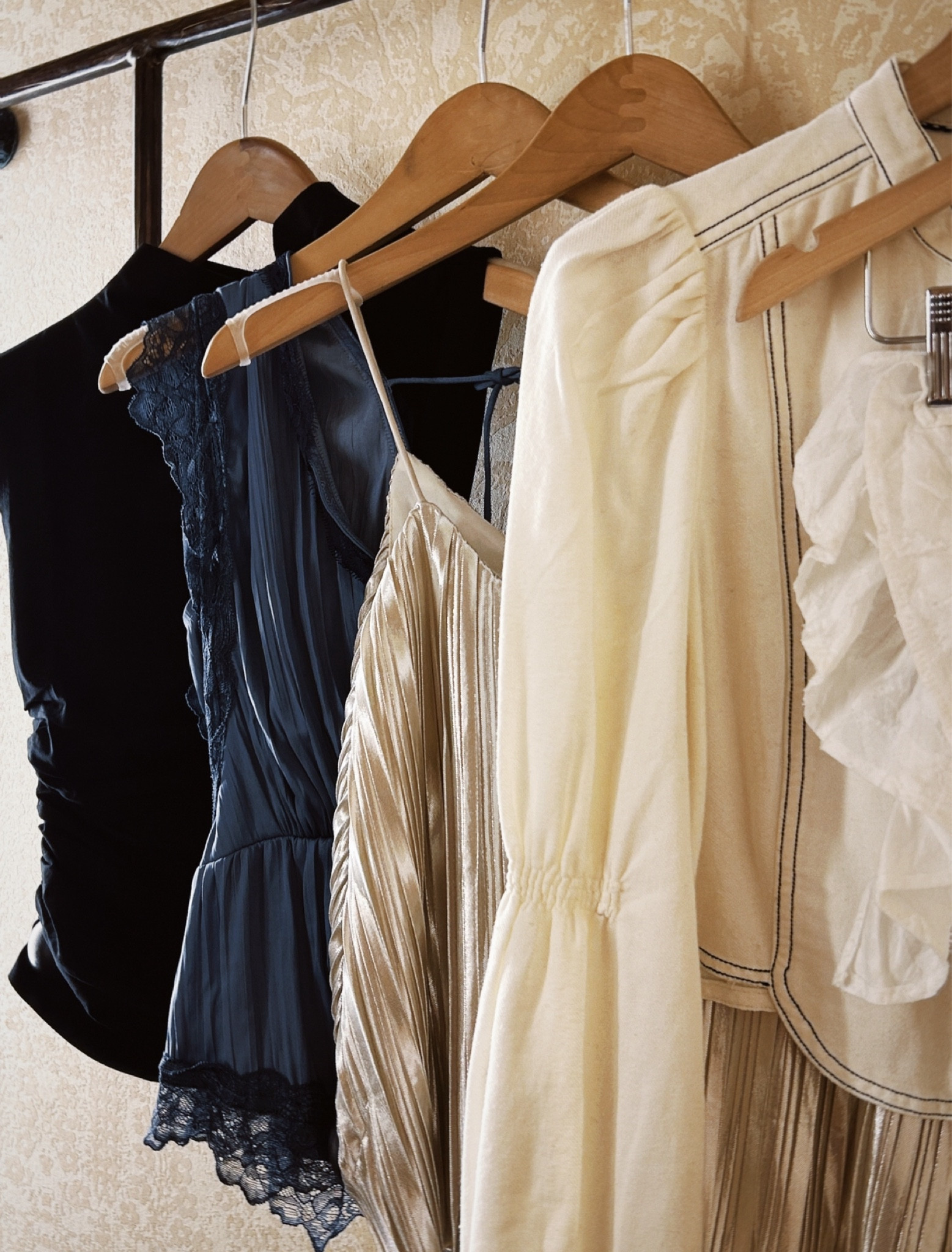 Tops that pop✨

You can never have too many tops… 

#tops #fallwardrobe #fallclothes #falloutfits #falltops #summertops #trendytops #casualtops #funtops

#LTKStyleTip #LTKWorkwear #LTKBacktoSchool