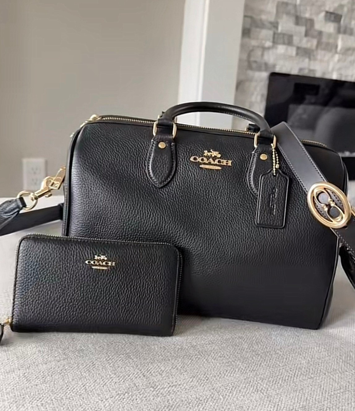 Power & Presence

Corporate girls, this is the combo. Period.

Structured. Timeless. Effortlessly polished. This Coach handbag + matching wallet is the kind of set that walks into the boardroom before you do.

Invest in pieces that elevate your presence. Linked in my LTK ✨

#LTKWorkwear #LTKStyle #CorporateChic #BossWoman #WomenInBusiness #OfficeStyle #LuxuryOnABudget #CoachBag #WorkBagEssentials #PowerDressing #BlackGirlLuxury #ProfessionalStyle

#LTKOver40