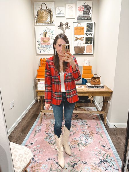 Red dress boutique is having a site wide 30% off sale! Love this tartan plaid blazer for the holidays! Wearing a xs



#LTKSeasonal #LTKCyberweek #LTKHoliday
