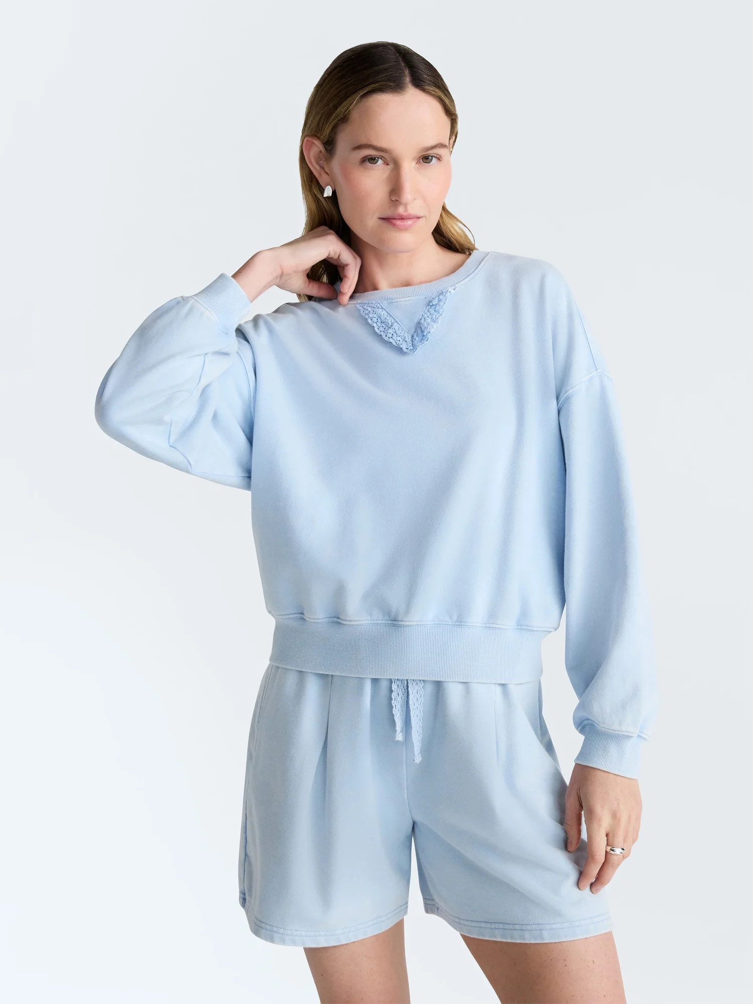 Scoop Women's Graphic Cropped Crewneck Sweatshirt, Sizes XS-XXL - Walmart.com | Walmart (US)