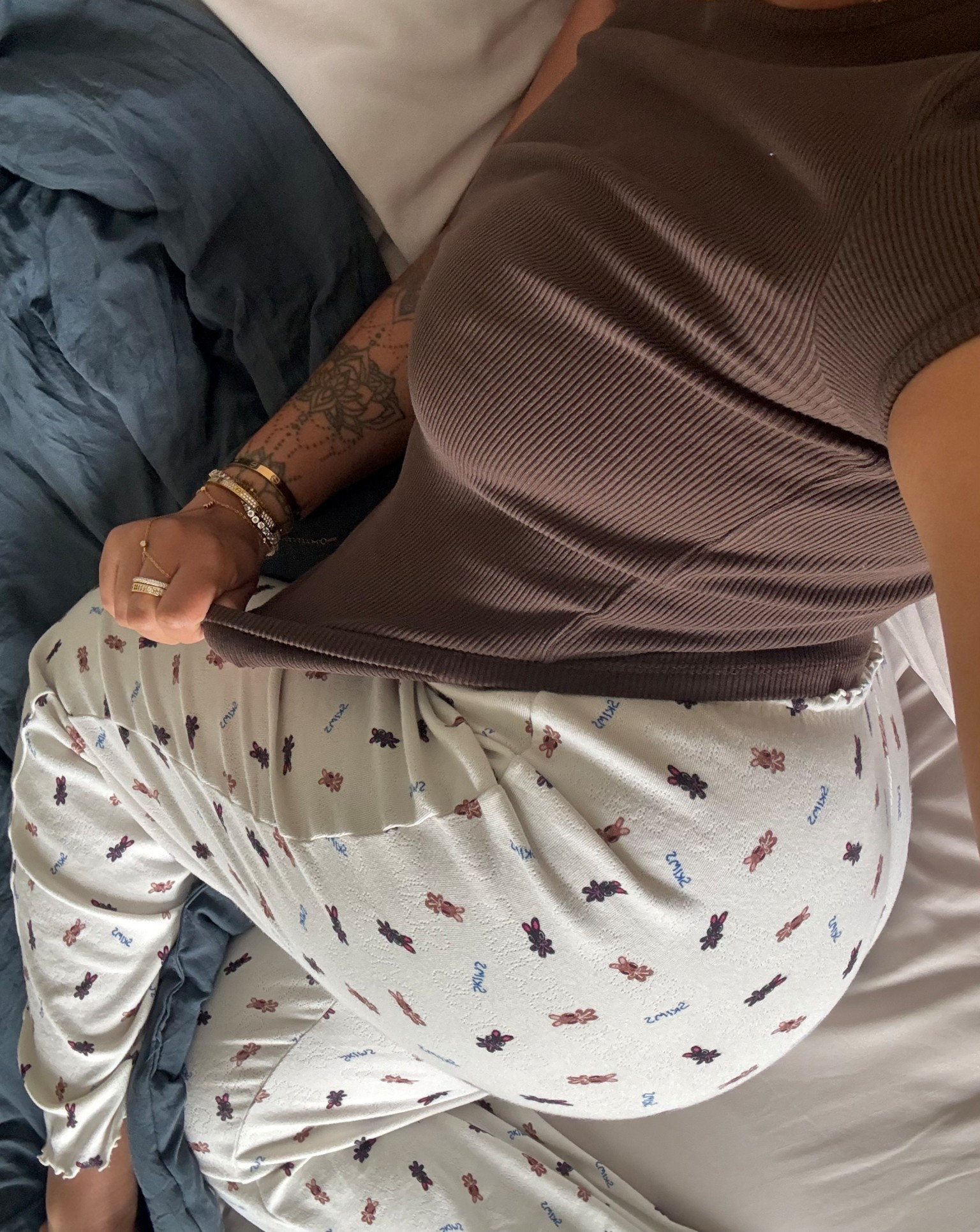 At this point as much as you guys see me in pajamas , you should trust me to put you on some comfy pajamas and my first favorite line of pajamas is skims 