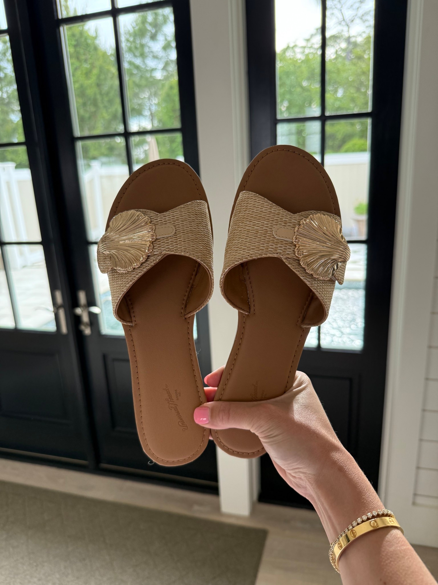 CUTEST beach slides for  $30!!

#LTKFindsUnder50 #LTKSeasonal #LTKTravel