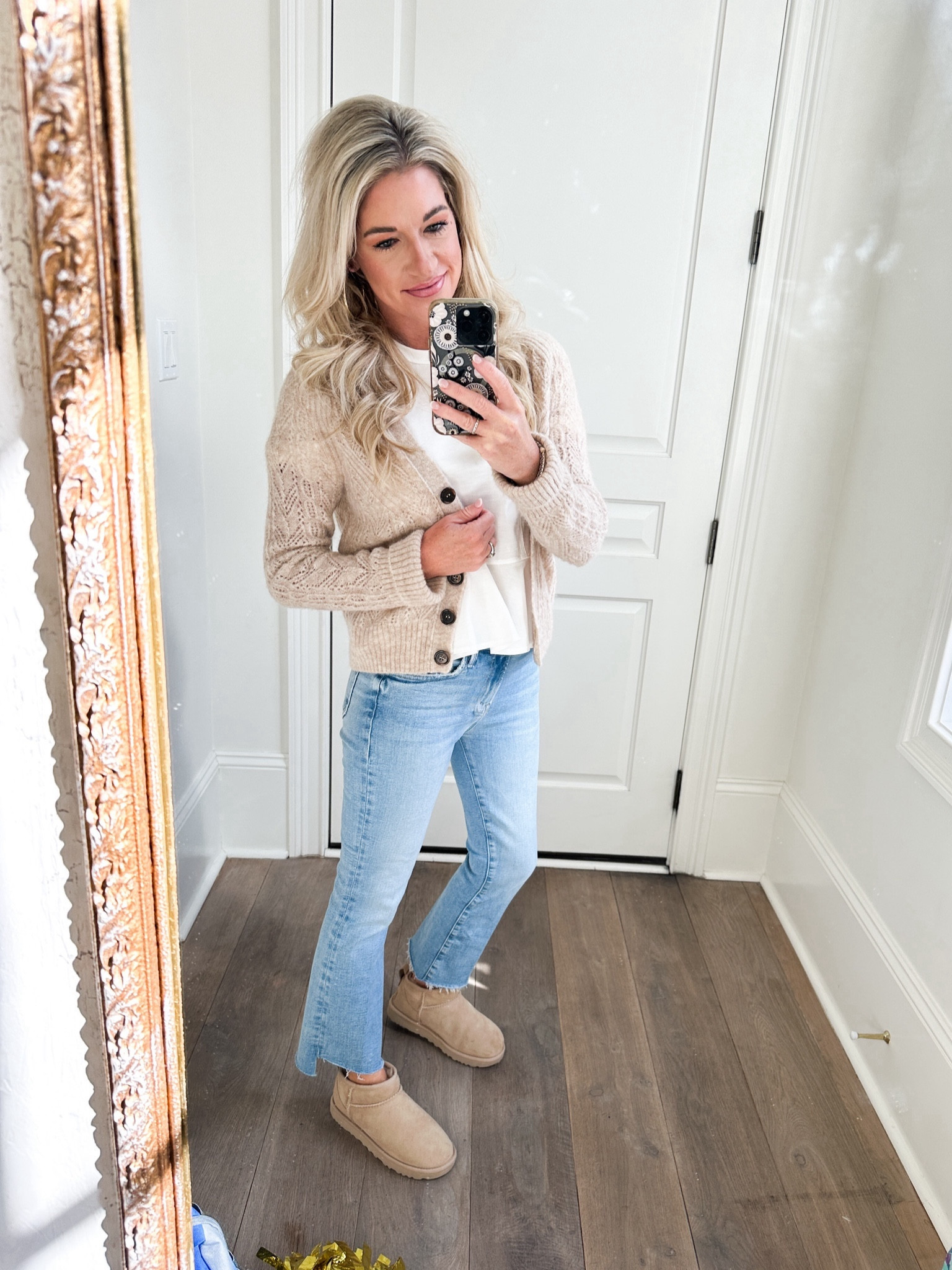 OOTD! 
Love love love Ugg Minis! They pair so well with jeans! Love dressing them up! 
Paired with my favorite Veronica Beard cardigan!🤍

Women’s outfit inspiration, outfit inspo, winter outfit, fall outfit☃️

#LTKstyletip #LTKSeasonal #LTKshoecrush
