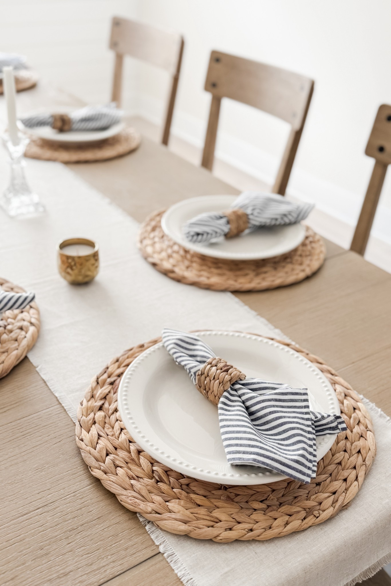 Our summer table setting 🤍💙

#LTKHome #LTKSeasonal