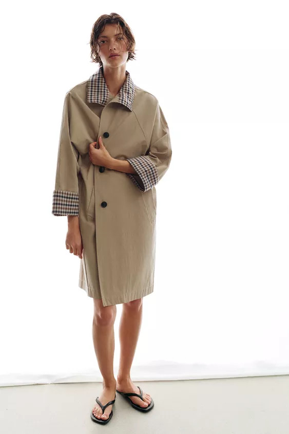OVERSIZED PLAID CUFF TRENCH COAT | Zara US