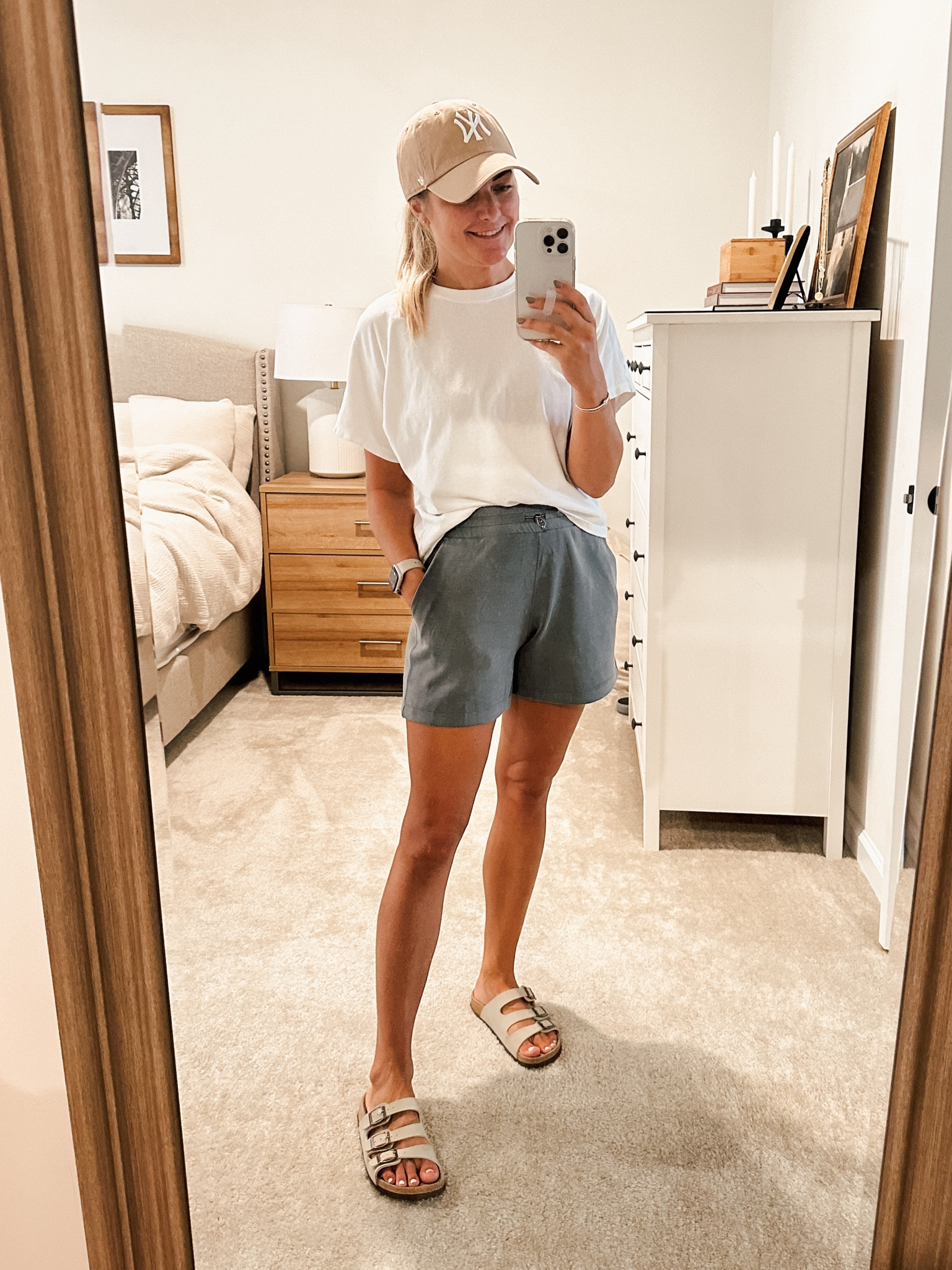 If you love lululemon you’ll love these shorts!

Lululemon | Amazon | shorts | athleisure | gym shorts | workout clothes | basic tee | white tee

#LTKFitness #LTKActive #LTKFindsUnder50