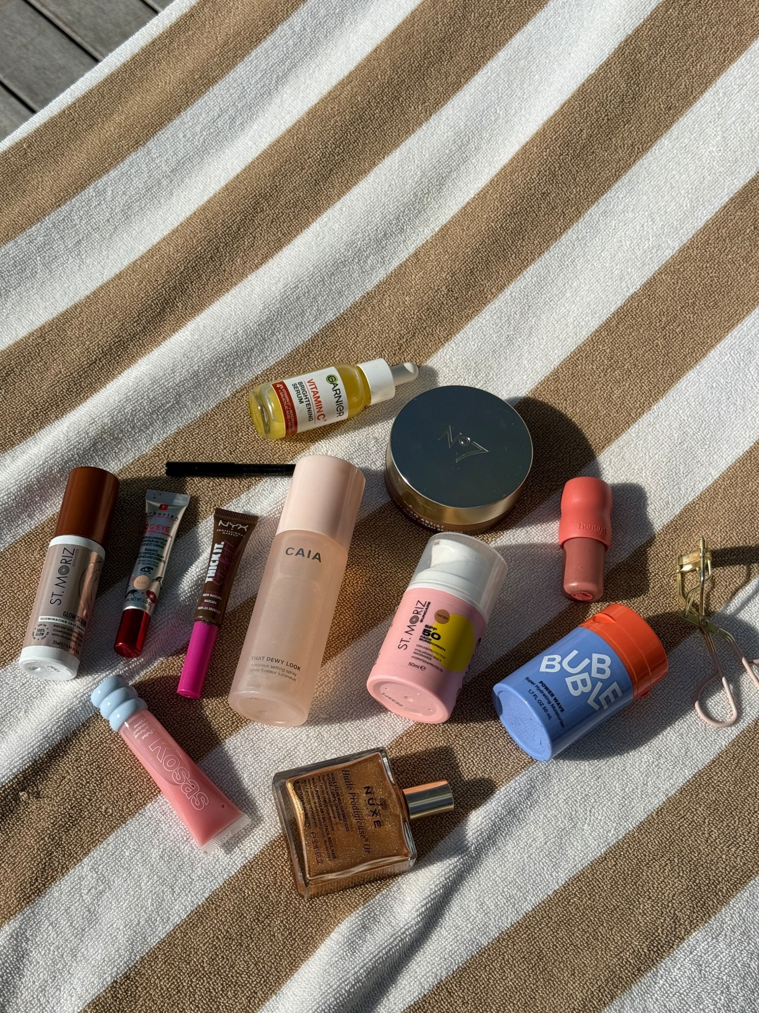 Holiday make up 🌊🌺🍸

#poolside #beachmakeup #beauty #beautyfaves 

#LTKuk #LTKsummer #LTKbeauty