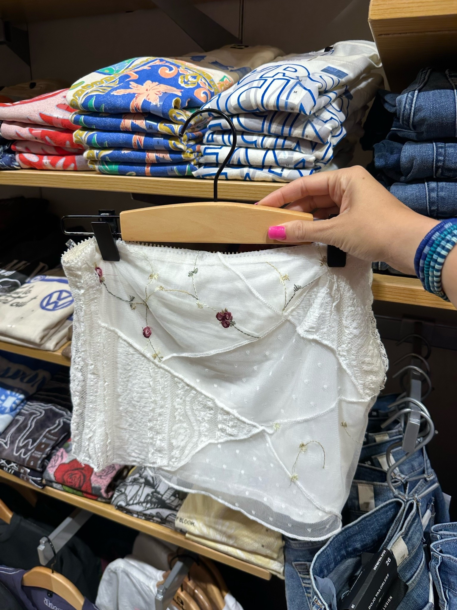 Love this white lace tube top with flowers from buckle! This is so cute for summer! It’s low in stock and only left in sizes M-XL! Priced at $29

#LTKMidsize
