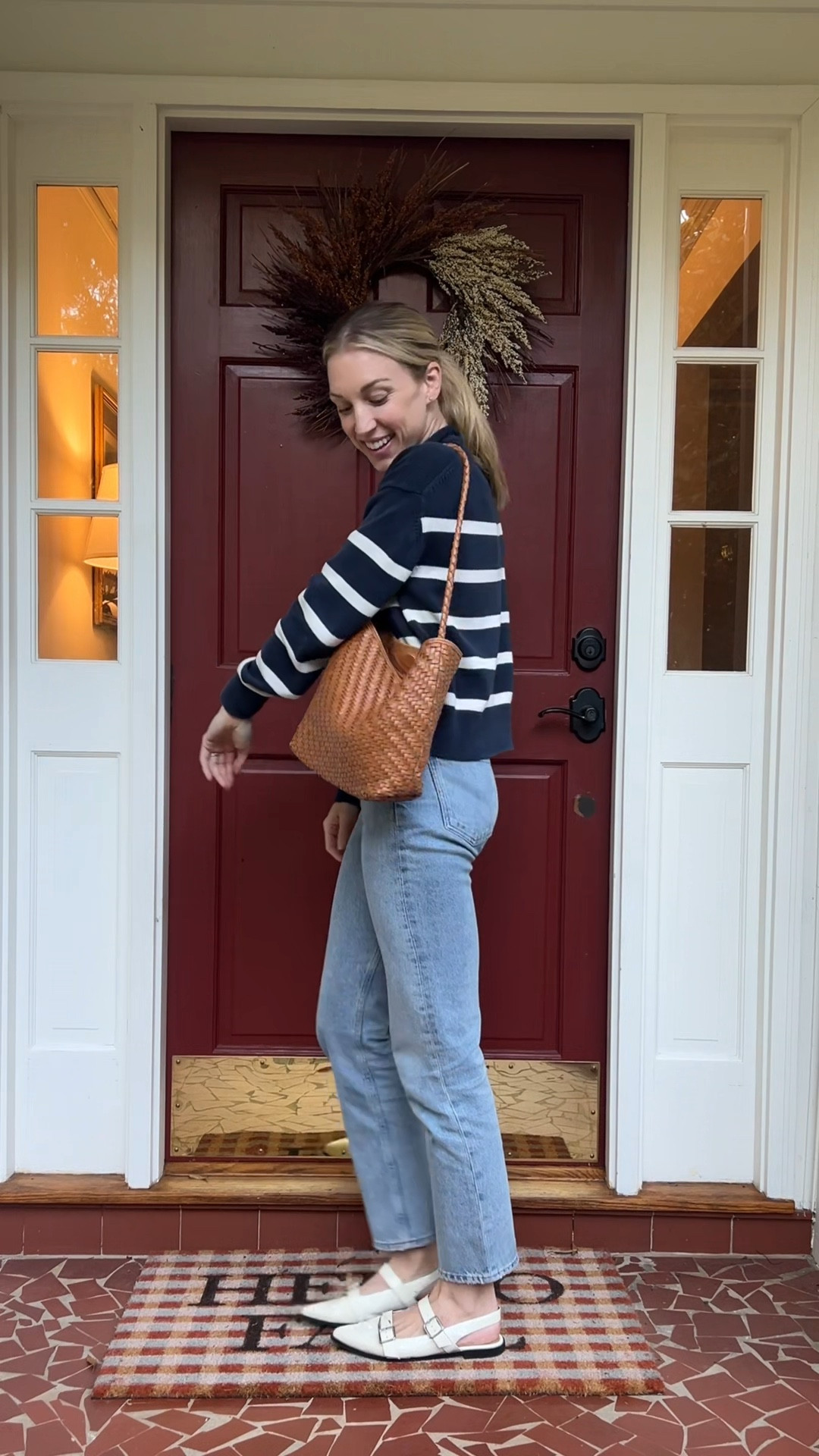 My favorite fall outfit formula is a sweater, denim, flats, and a statement bag!

Fall style
Fall outfit 
Casual looks



#LTKStyleTip #LTKSeasonal