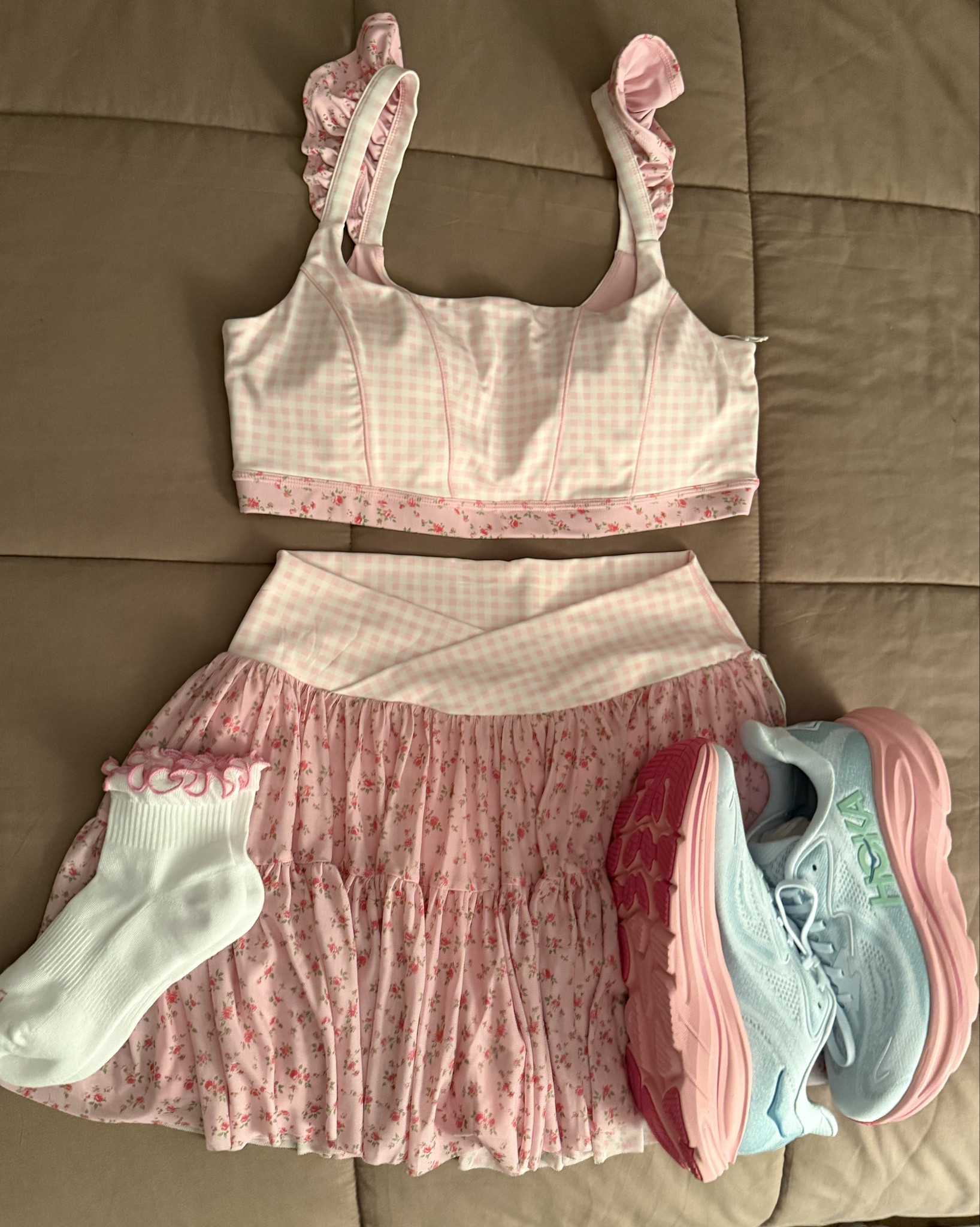 Outfits I can’t wait to wear when it gets warm 🩵💛🩷

#LTKActive #LTKSeasonal #LTKValentine