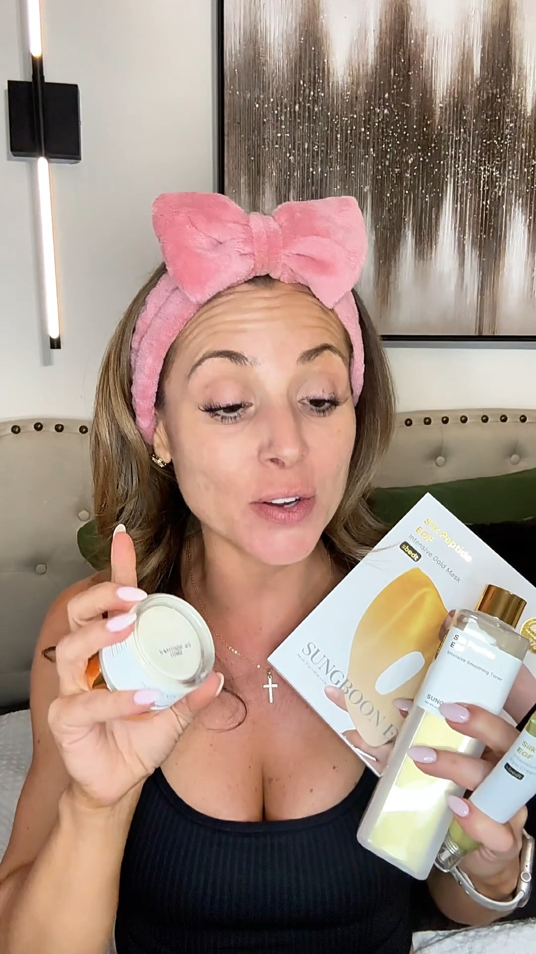 This Sungboon Silk Peptide Golden Glow Set is a Korean skincare routine designed to help create that smooth, hydrated glass skin glow.

What makes this routine interesting is the combination of silk peptides, growth factors, and hydrolyzed collagen designed to help support smoother, firmer looking skin.

#koreanskincare
#glassskin
#skincareroutine
#antiagingskincare
#peptideskincare