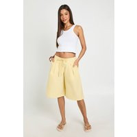 Cotton Poplin Pleated Bermuda Short, lemon | PrettyLittleThing US