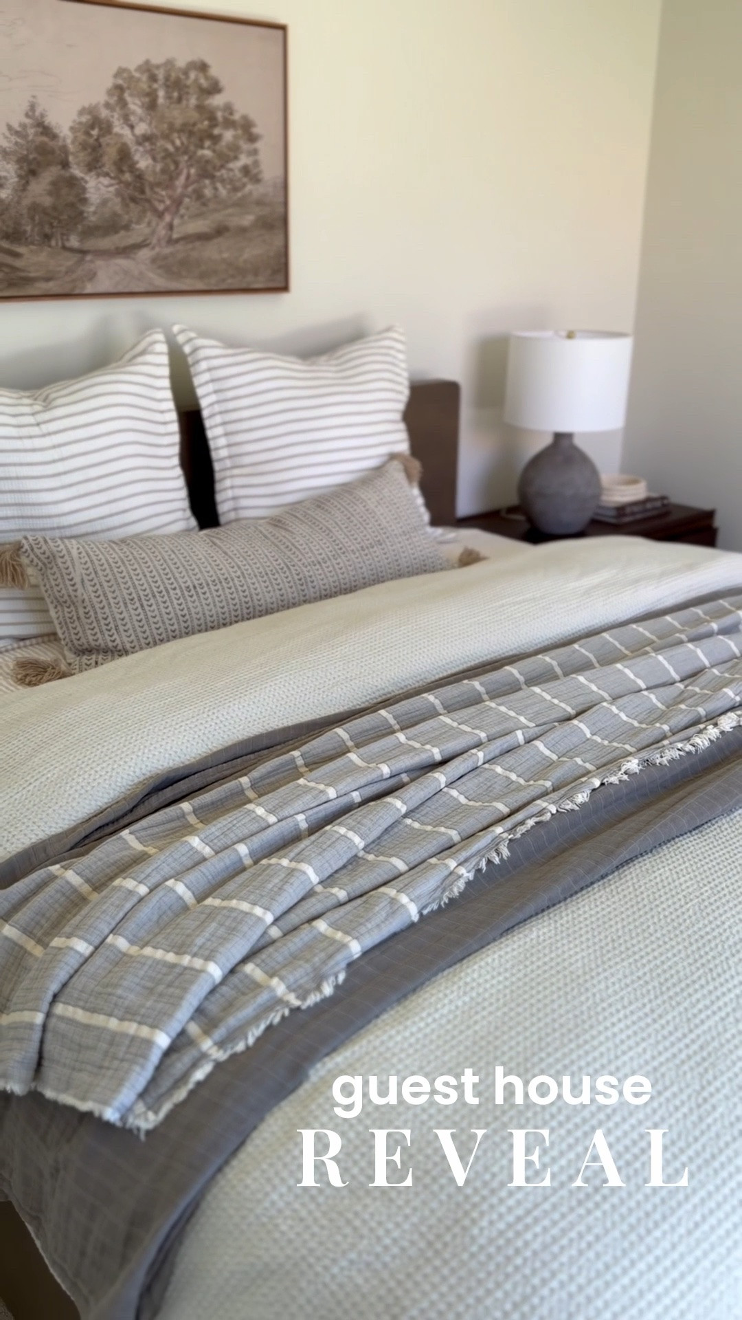A few favorite details from the guest house reveal I’m sharing on Instagram today!! 

#bedding #mirror #bedroom #curtains