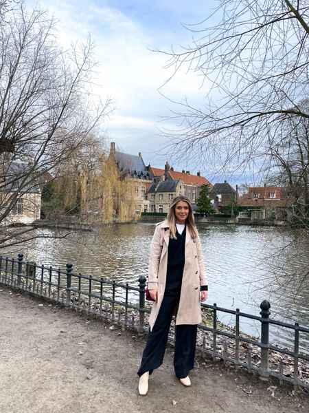 exploring bruges in my new favourite trench 🕵🏼‍♀️ {outfit link in bio & highlights}

Trench Coat - Marks & Spencer
Charcoal Alpaca Wool Cardigan - Arket
Plain White T-Shirt - & Other Stories
Charcoal Wool Trousers - Zara
Cream Ankle Heel Boots - Topshop [old]

#LTKsalealert #LTKeurope #LTKSeasonal