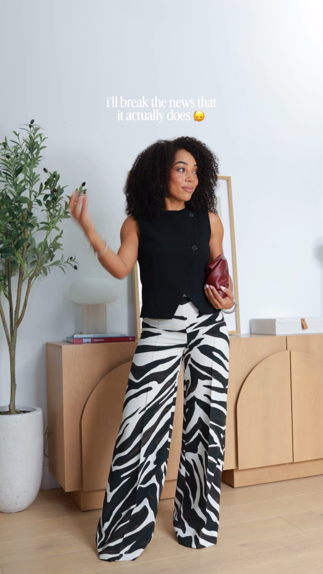 A message & moment for these Zara zebra pants! Wearing a size Small