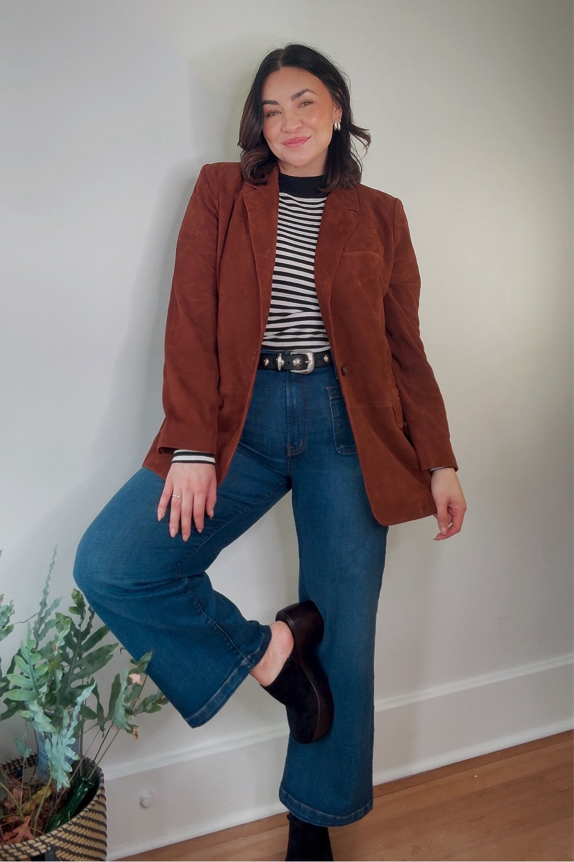 Thick denim, suede and a western flare…the 70’s just get me #midsize #midsizefashion #ootf #everydaystyle #styleinspo 

Wearing jeans size 31
Blazer size 14
My tee is old but I linked two super similar ones for you!