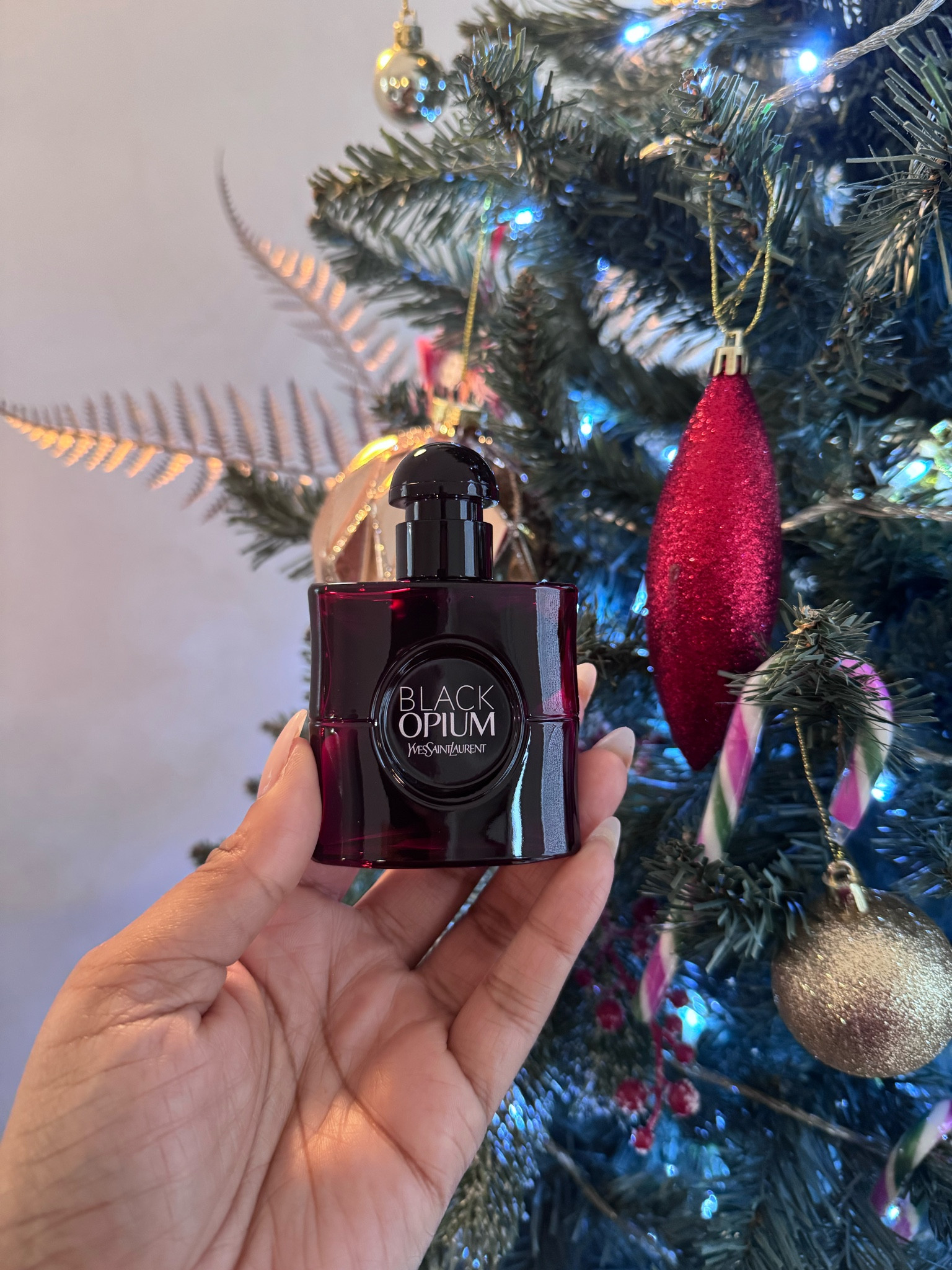 🍒🍒Smelled this yesterday while Xmas shopping. Went back and purchased TUH-day after doing a wear test. Perfect warm winter scent. OBSESSED

Top Notes
Cherry
Green Mandarin
Middle Notes
Jasmine
Orange Blossom
Black Tea
Base Notes
Madagascar Vanilla
Coffee
Indonesian Patchouli Leaf


#LTKGiftGuide #LTKFindsUnder100 #LTKBeauty