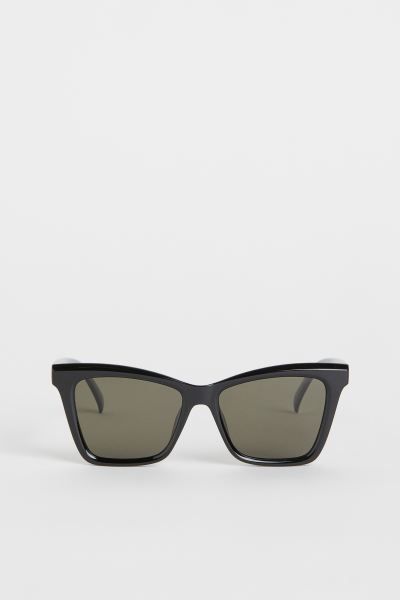 Retro-inspired sunglasses with frames, lenses, and sidepieces in plastic. Tinted, UV-protective p... | H&M (US + CA)
