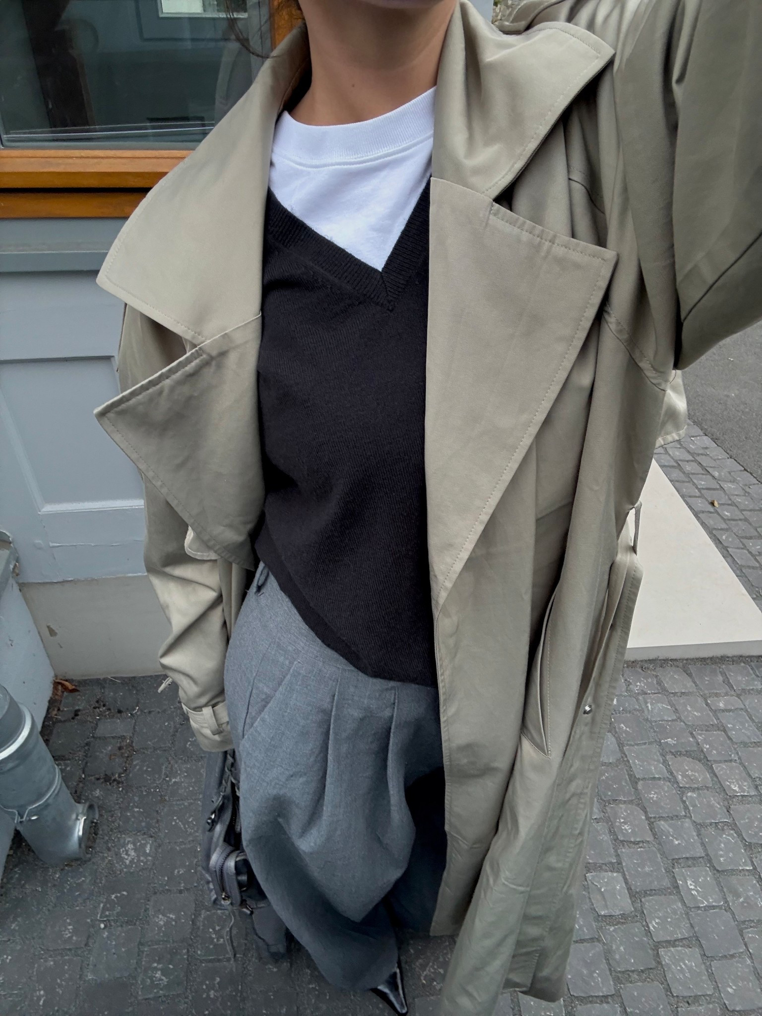 Easy Trenchcoat fit #trenchcoat #vnecksweater #trench #falloutfit #fallbasics #cos #greypants #trousers

#LTKstyletip #LTKautumn #LTKeurope