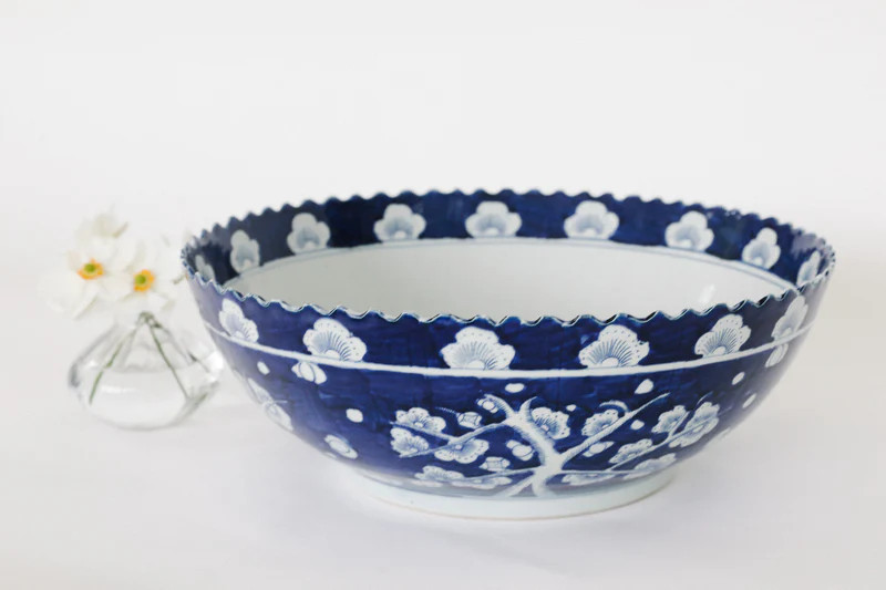 Plum Blossom Scalloped Bowl | Jansen Home