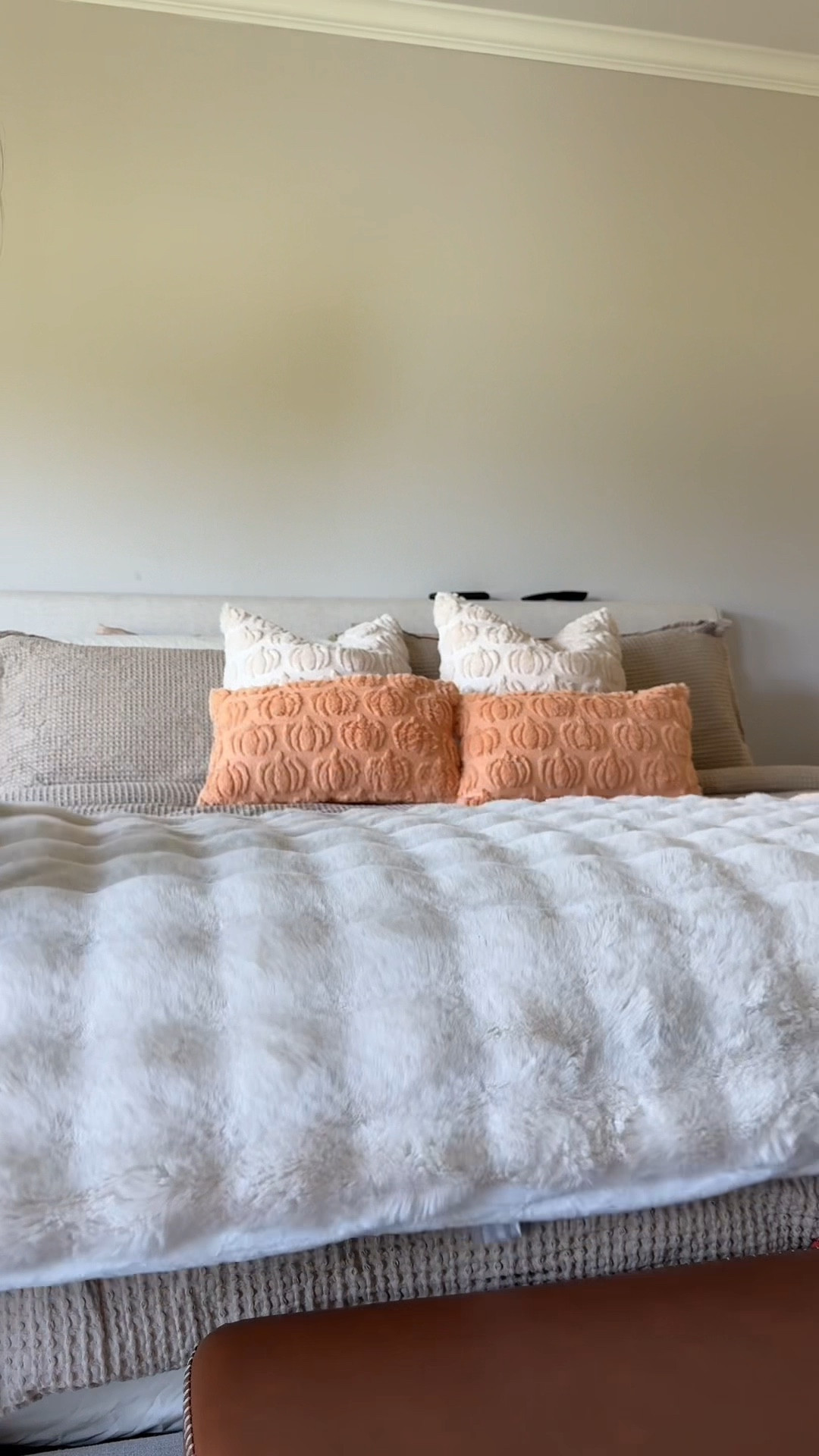 Amazon fall bedding finds 🍂✨ Cozy duvet cover + pumpkin pillow covers that instantly give your bedroom a fall refresh. Budget-friendly + easy to swap out each season. Shop my Amazon bedding picks here 🛏 #AmazonHome #FallBedding #LTKHome #BudgetFriendlyDecor #FallBedroom


#LTKHome #LTKSeasonal