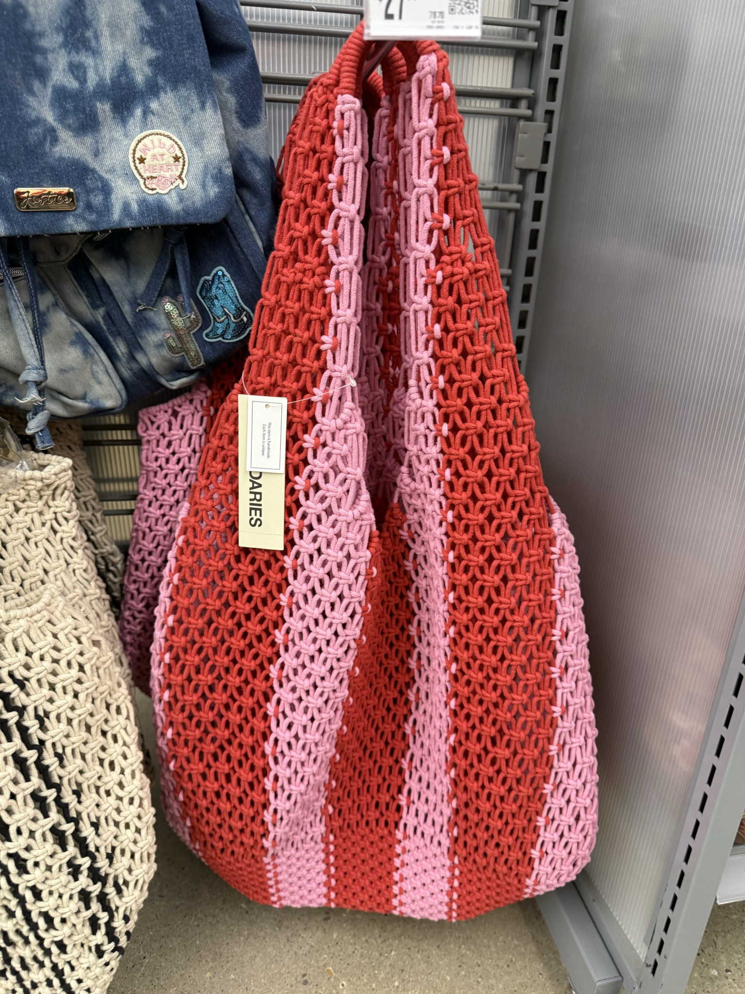 Spring knit bucket bag for the beach from Walmart 