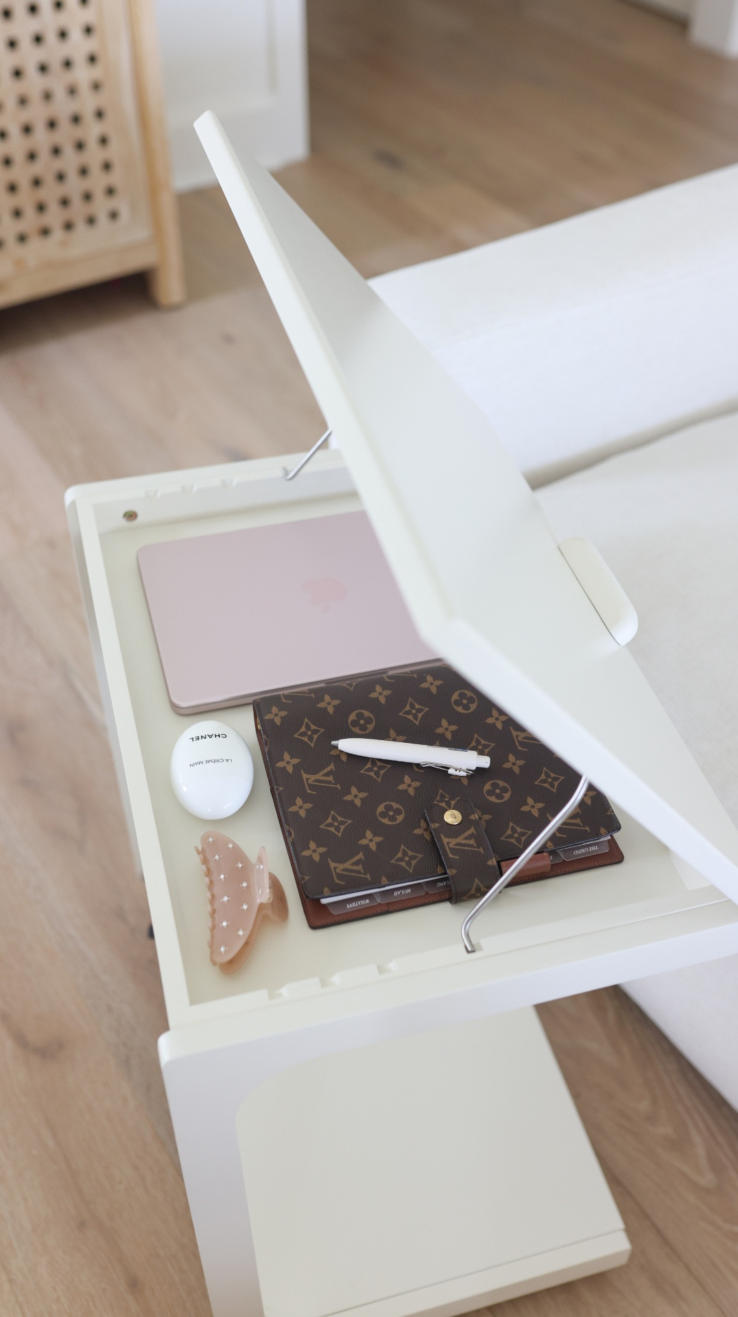 Obsessed with this versatile table from Amazon! 

Amazon finds, Amazon favorites, Amazon home, Amazon must haves, home organization 

#LTKHome