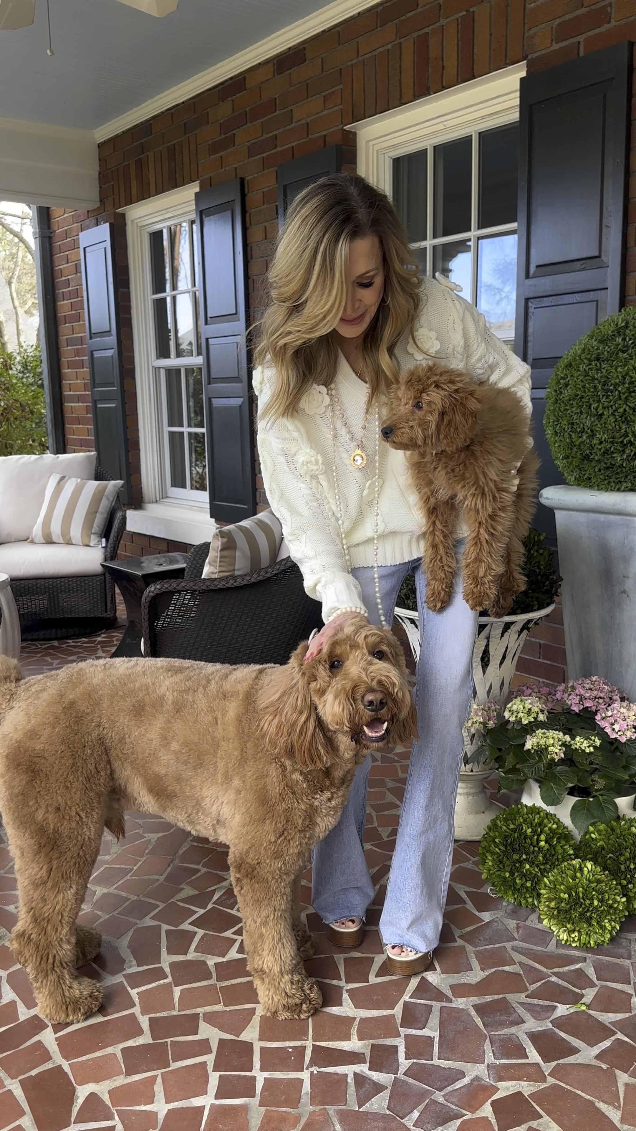 The most fabulous Spring look from Avara!  I’m so obsessed with this gorgeous sweater and the light was flare jeans fit like a dream!  I’ll be wearing this look on repeat!


#LTKWatchNow #LTKStyleTip #LTKFindsUnder100