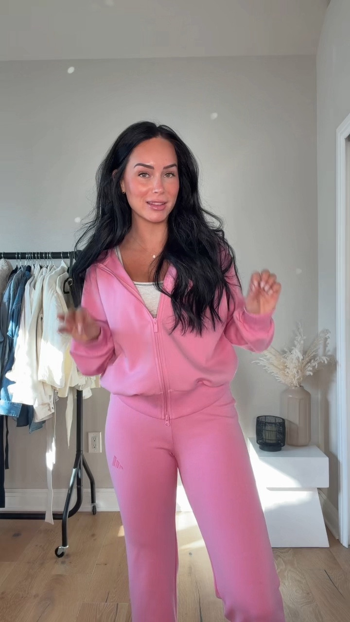 Love this new fabric from @adidas ☁️💕 I will have my outfit 🔗 on my LTK in the outfit inspo section! 

My sizing 5’7, 145lbs, 32dd
I’m wearing size smalls 

#LTKfitnessgoals #LTKActive #LTKootd