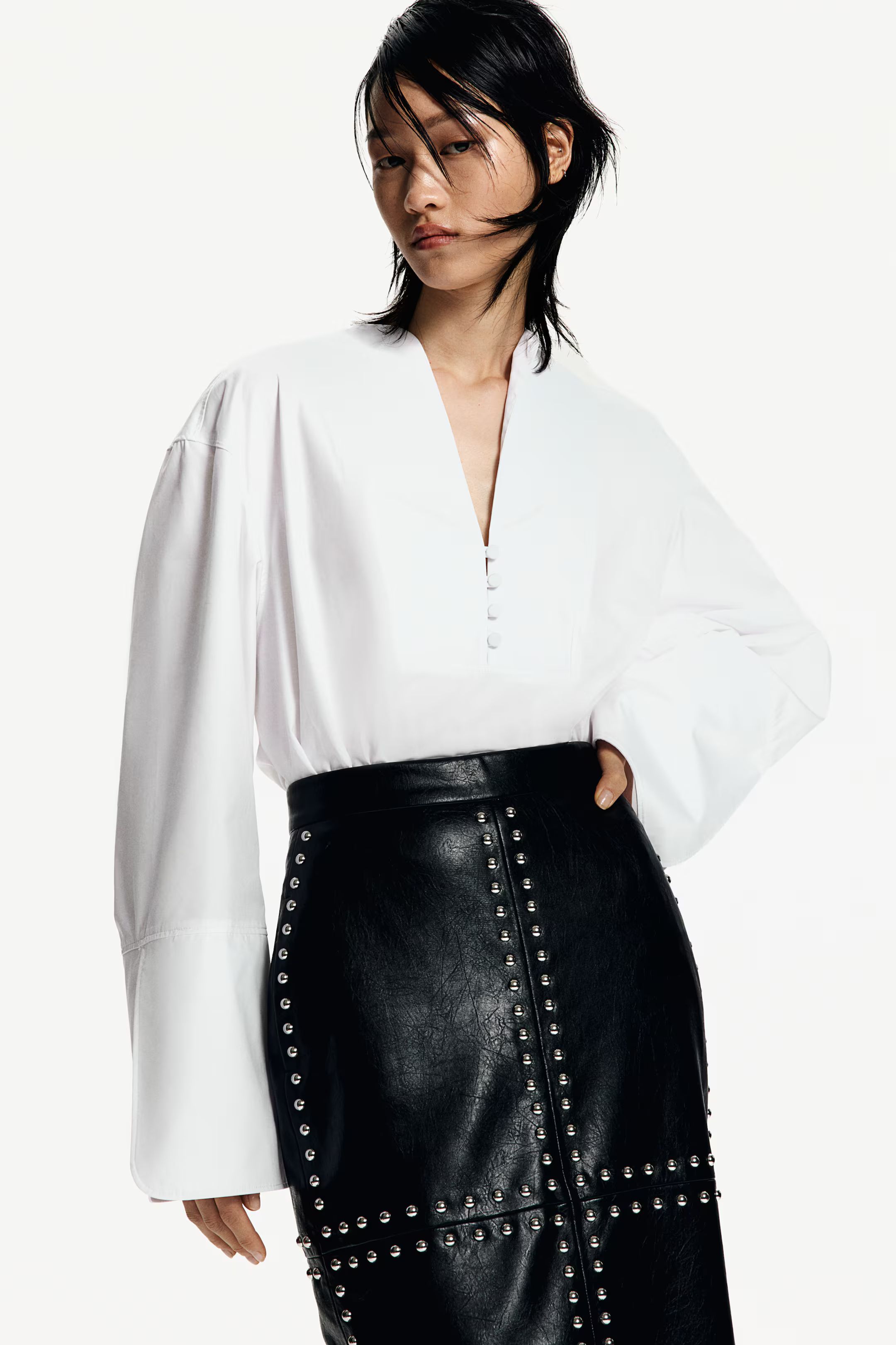 Loose-fit tuxedo shirt - V-neck - Long sleeve - White - Ladies | H&M GB | H&M (UK, MY, IN, SG, PH, TW, HK)