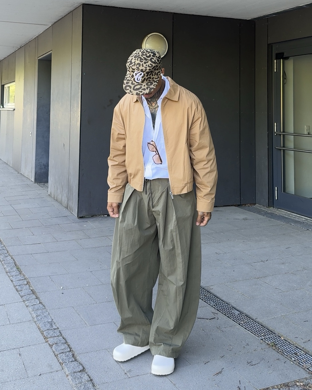 Streetwear #parachutepants #birkenstockoutfit #style #cropped #olive #proportions 

#LTKstyletip #LTKAroundTheWorld #LTKeurope