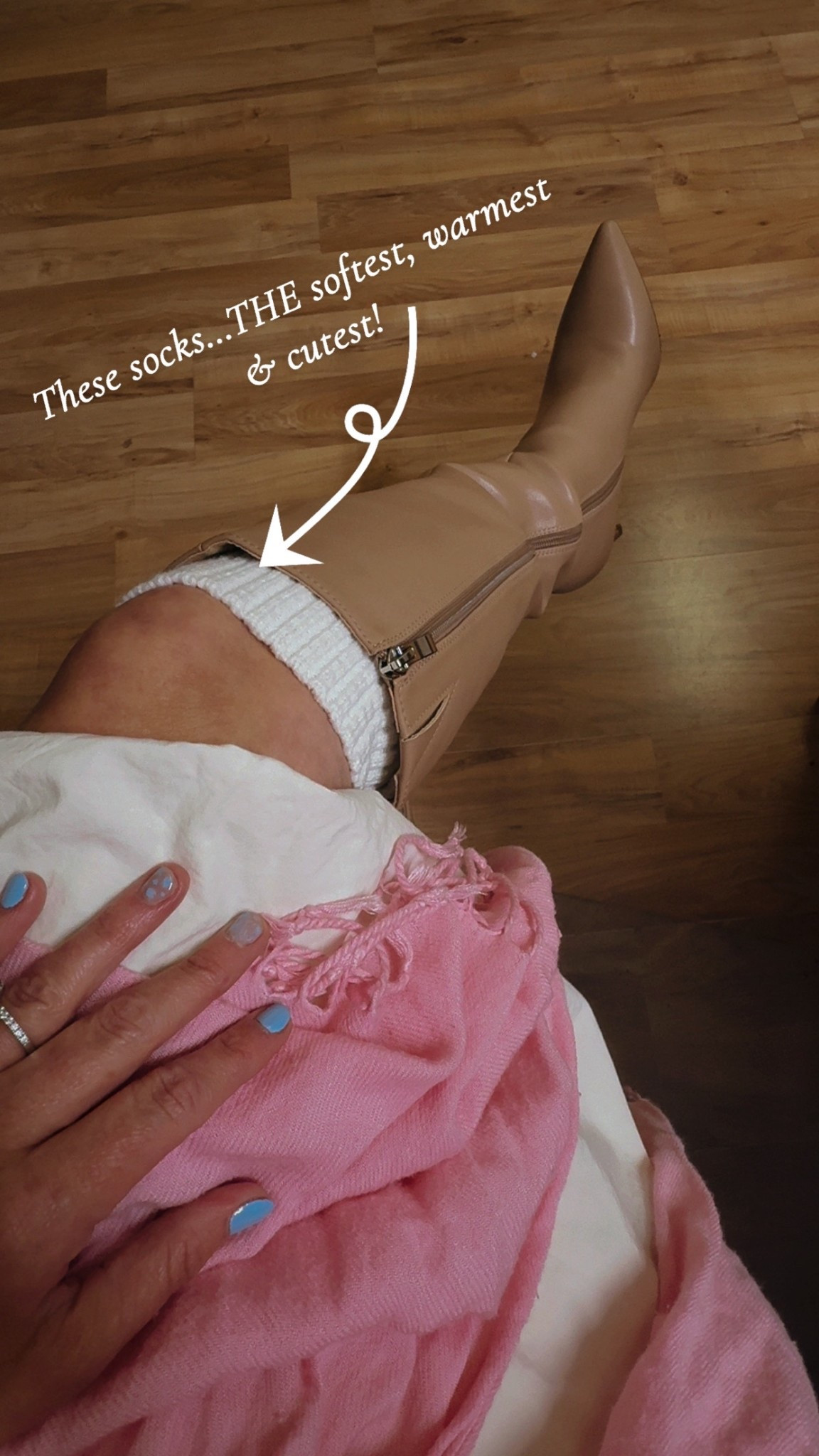 These socks, THIS outfit!!! ❄️💓❄️

#LTKmomlife #LTKOver40 #LTKootd