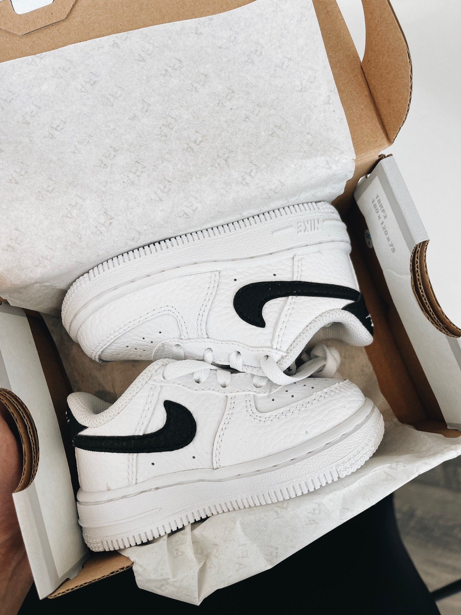Baby Nikes 👟🖤

Baby Nikes, baby shoes, baby boy style, baby air forces, baby boy fashion 

#LTKbaby #LTKFind #LTKshoecrush
