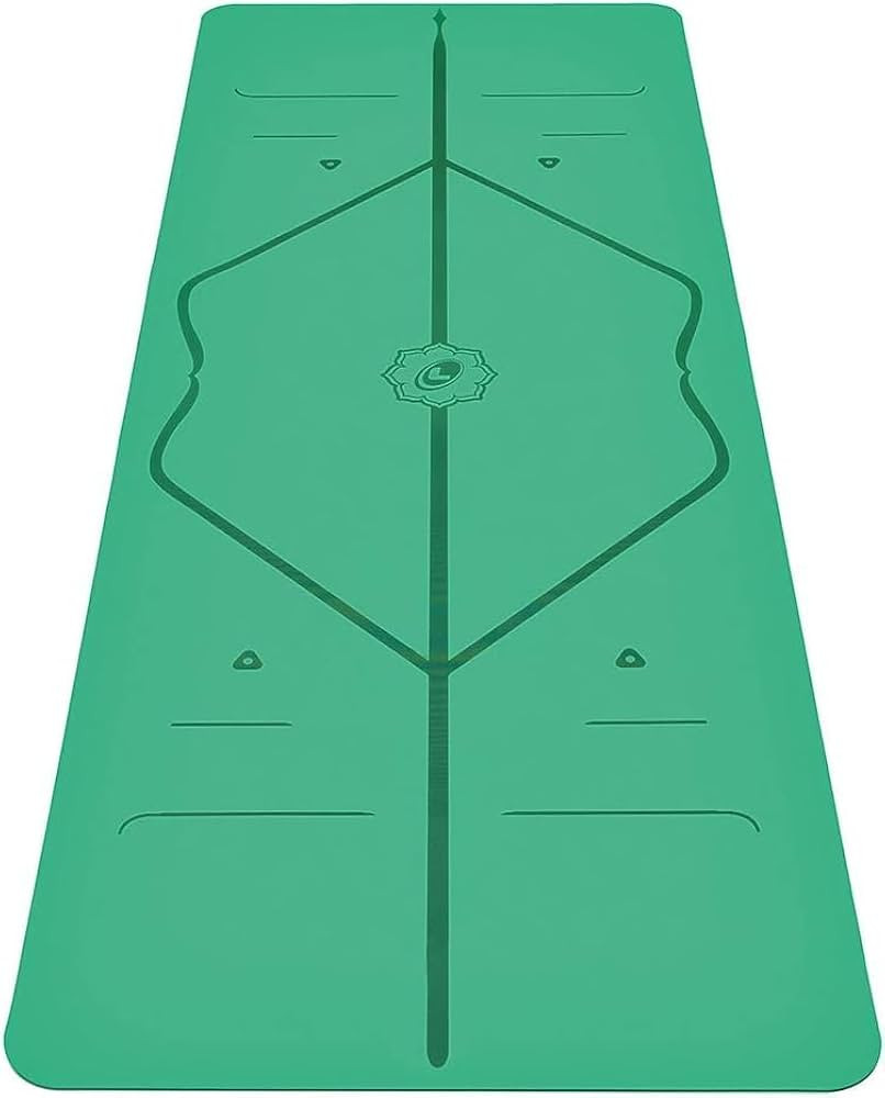 Liforme Original Yoga Mat – Free Yoga Bag Included - Patented Alignment System, Warrior-like Gr... | Amazon (US)