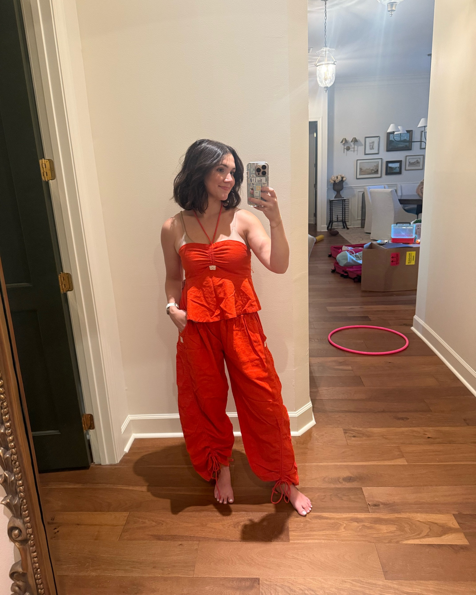 Ordered this for a cruise!! I think I’m gonna keep her!!! I wasn’t sure about the pants at first but since the bottom is adjustable, it makes them cuter!!! Wearing a small (I’ll wear a strapless bra with it 😜)