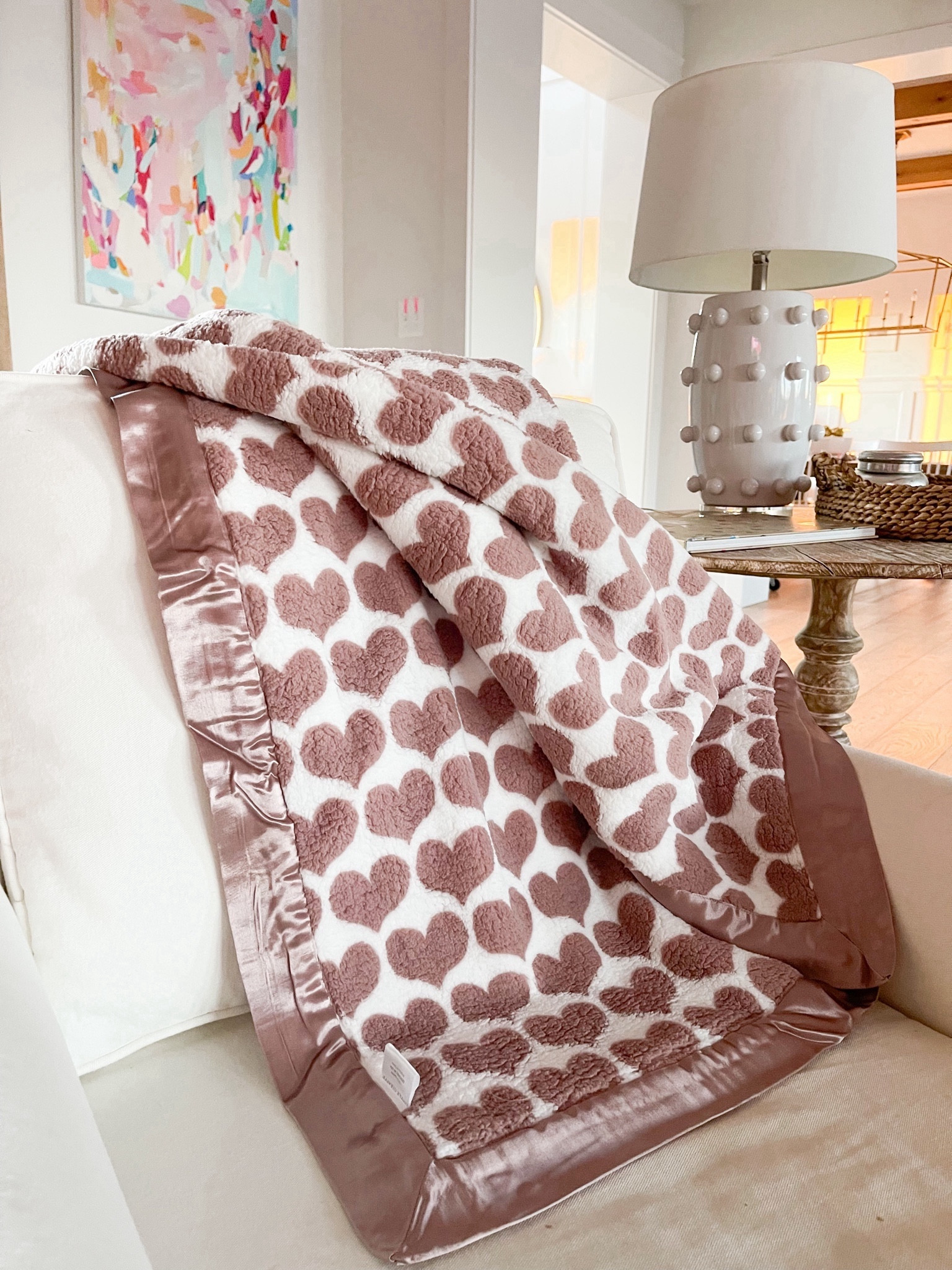 I just found the perfect way to style for the holidays! 💕  This @littlegiraffeislove blanket has become my new favorite accessory in my home - not only is it the perfect Valentine’s Day touch, but it’s the coziest and softest blanket.  I love how I can snuggle up with the kids under it and still give my room a fun, yet elegant,  holiday pop!💖 Wrapping myself in a Little Giraffe blanket feels like a warm embrace; the high quality material and construction is so cozy, it feels like a mini gift to myself! 🥳🥰

To get this look, shop my @shop.LTK !💗
Liketk.it/gruvercooleyhomesandinteriors
#liketkit 
#ad #littlegiraffelove #gruvercooley #interiordesign #interiordecor #interiorstyling #holidaystyling #valentinesgiftideas #valentinesday #giftideas #homedecor #timeless #blanketinspo #luxuryhome #highendhome 

#LTKhome #LTKGiftGuide #LTKsalealert