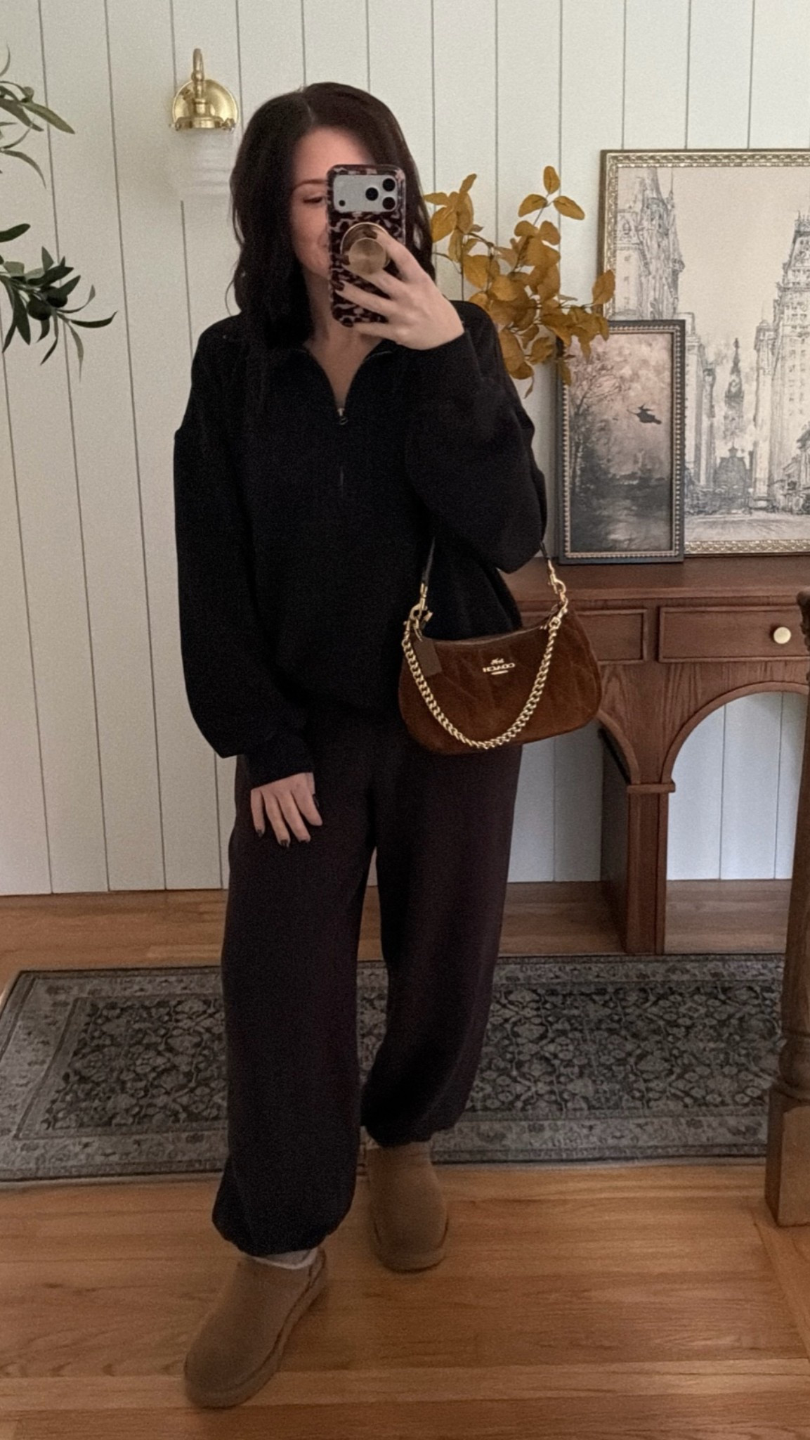 Cozy fall outfit!
All brown matching set from @Aerie 
This color is so good🤎🤎

Top size xxsmall (very oversized)
Bottoms size XS short