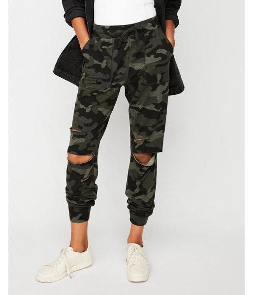 Express Womens Express One Eleven Destroyed Jogger Pant Camo Women's Xxs Camo Xxs | Express