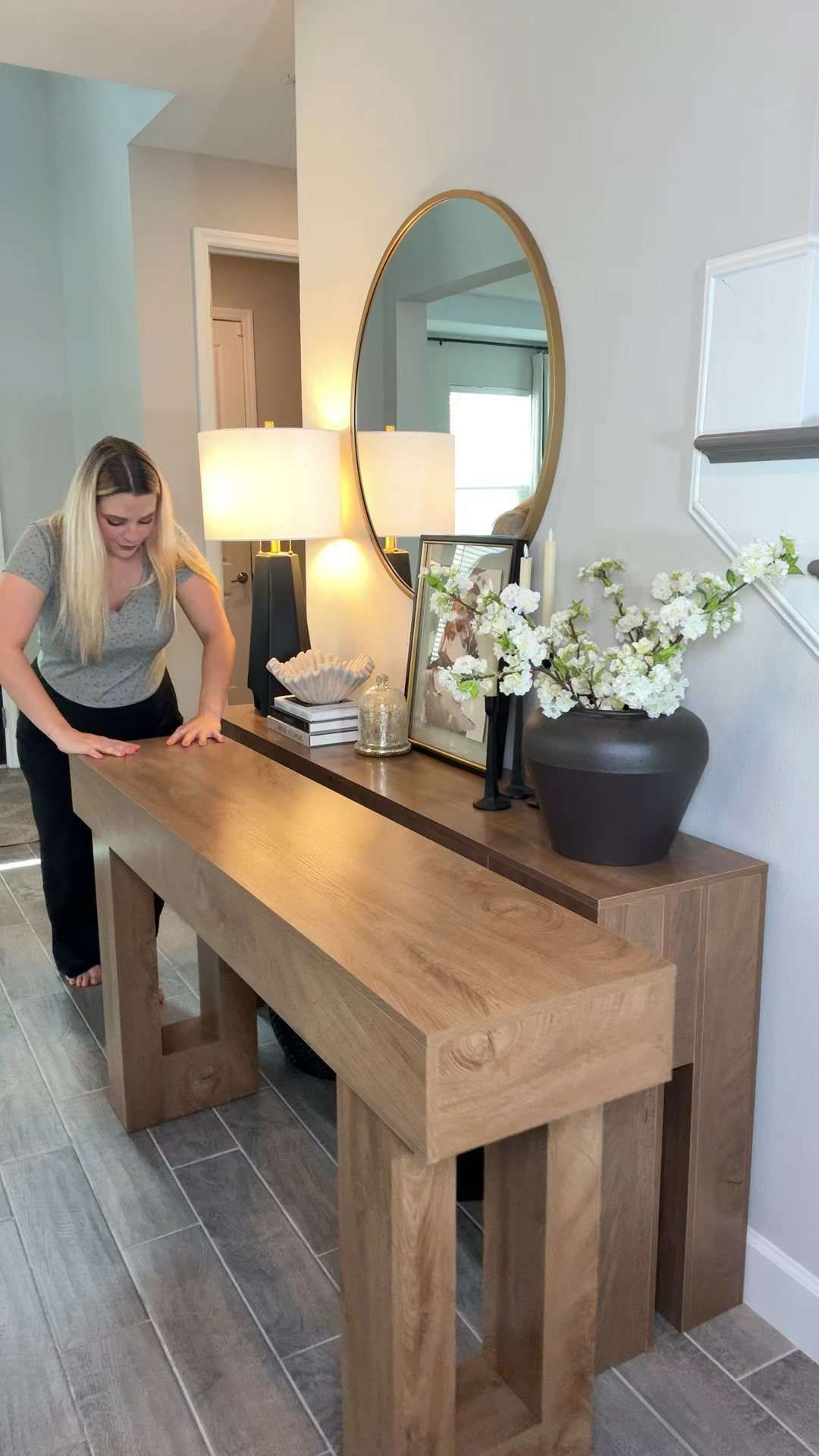 Designer looking entryway console table on a budget 🏷️ 

#entrywaytable #entryway #entrywaydecor #entrywaymakeover

#LTKHome