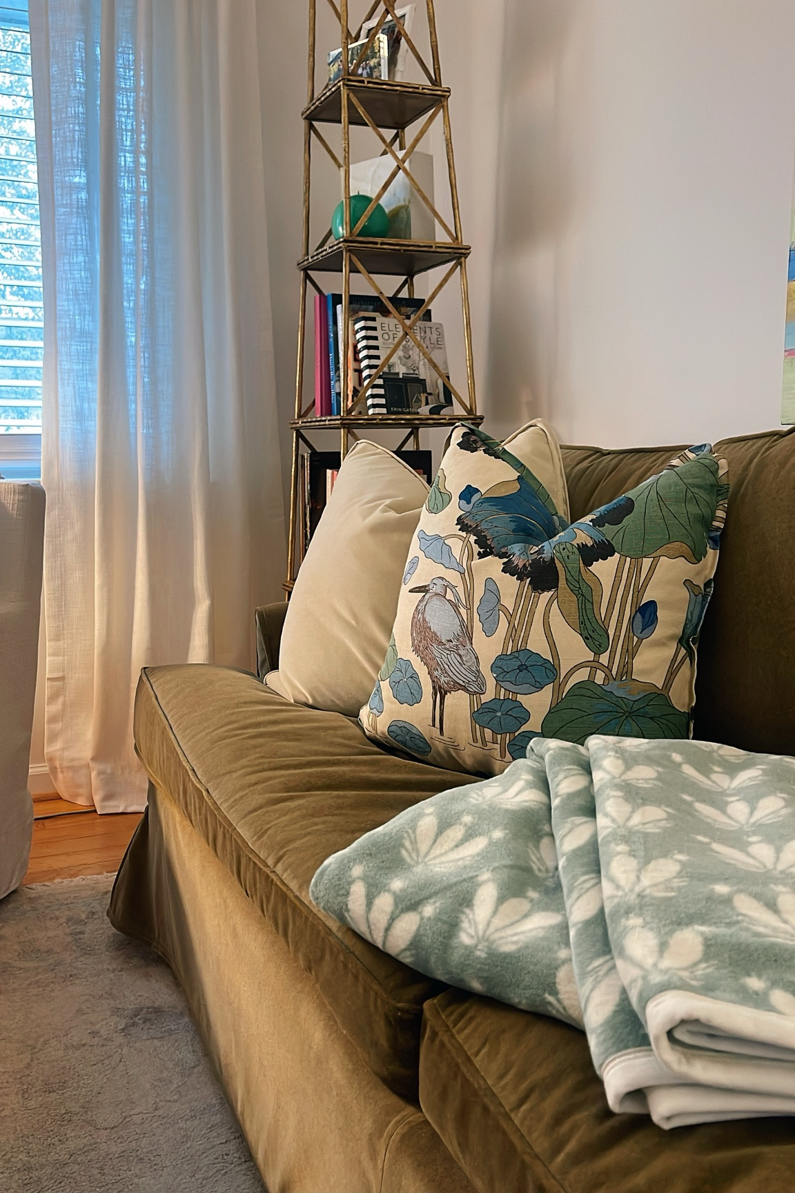 New chappywrap blanket and also linking similar couch throw pillows! #homedecor #throwpillows #etsy 