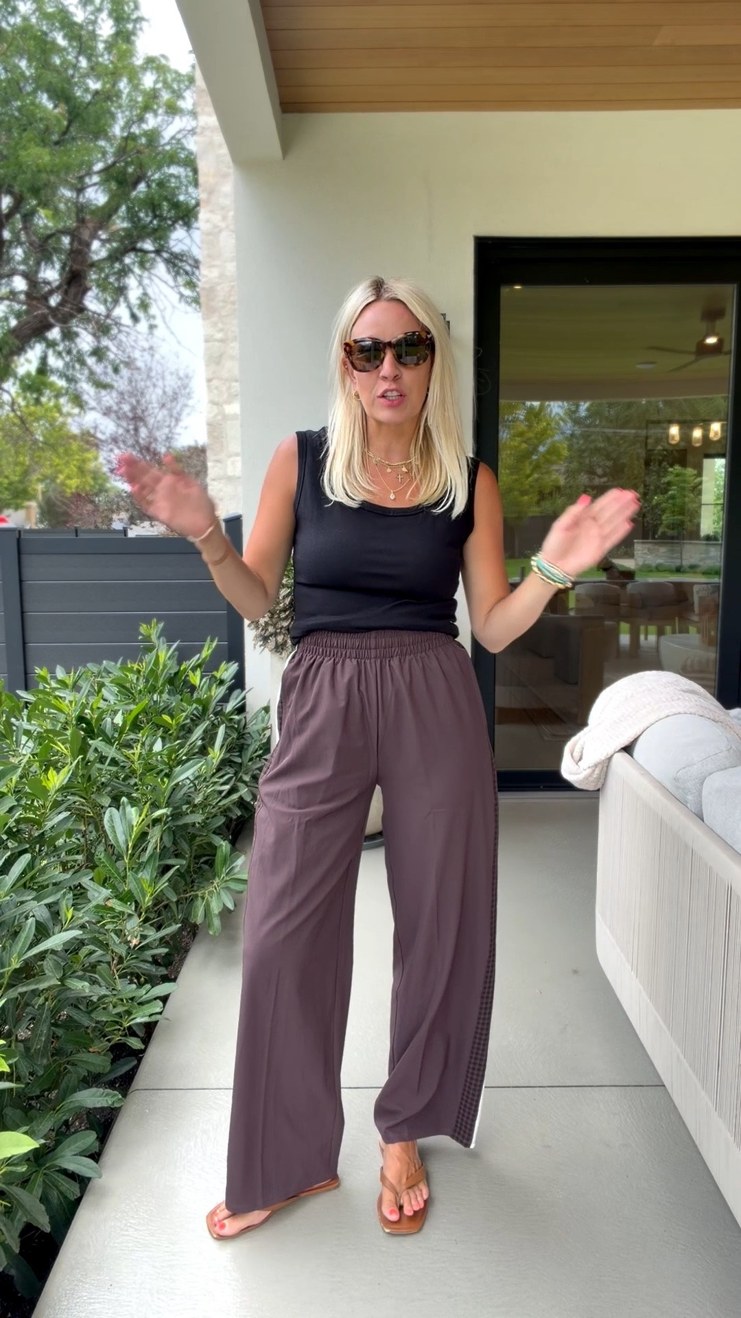 These pants are so good!

#LTKmomlife #LTKgrwm #LTKootd