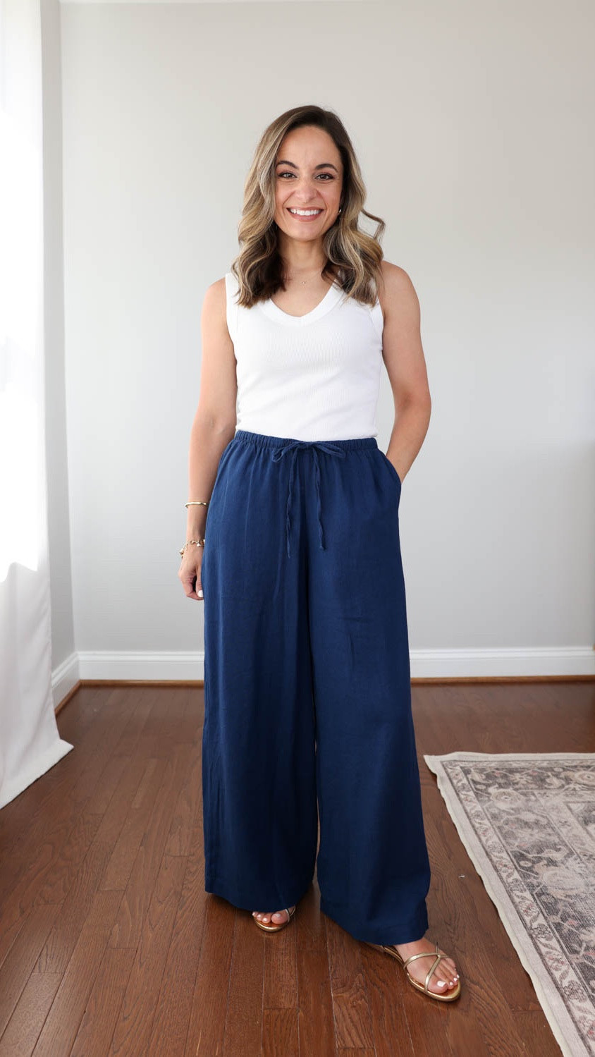 Petite-friendly finds from @kohls  

Blue gray dress: petite xs
Denim dress: petite xs 
Gingham vest: xs
Gingham skort: xs - runs small, size up 
Linen blend pants: petite xs 10.5” rise 26” inseam, runs large size down 
White tank top: petite xs 

#kohls #kohlspartner