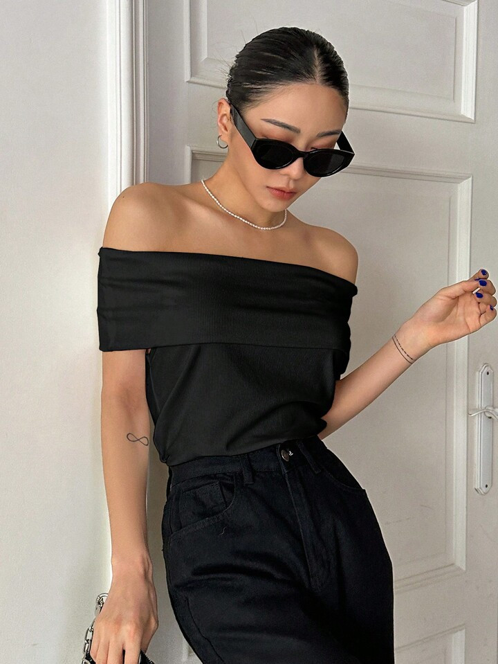 DAZY Blusa Sem Ombro Com Corte Frontal Dobrável | SHEIN