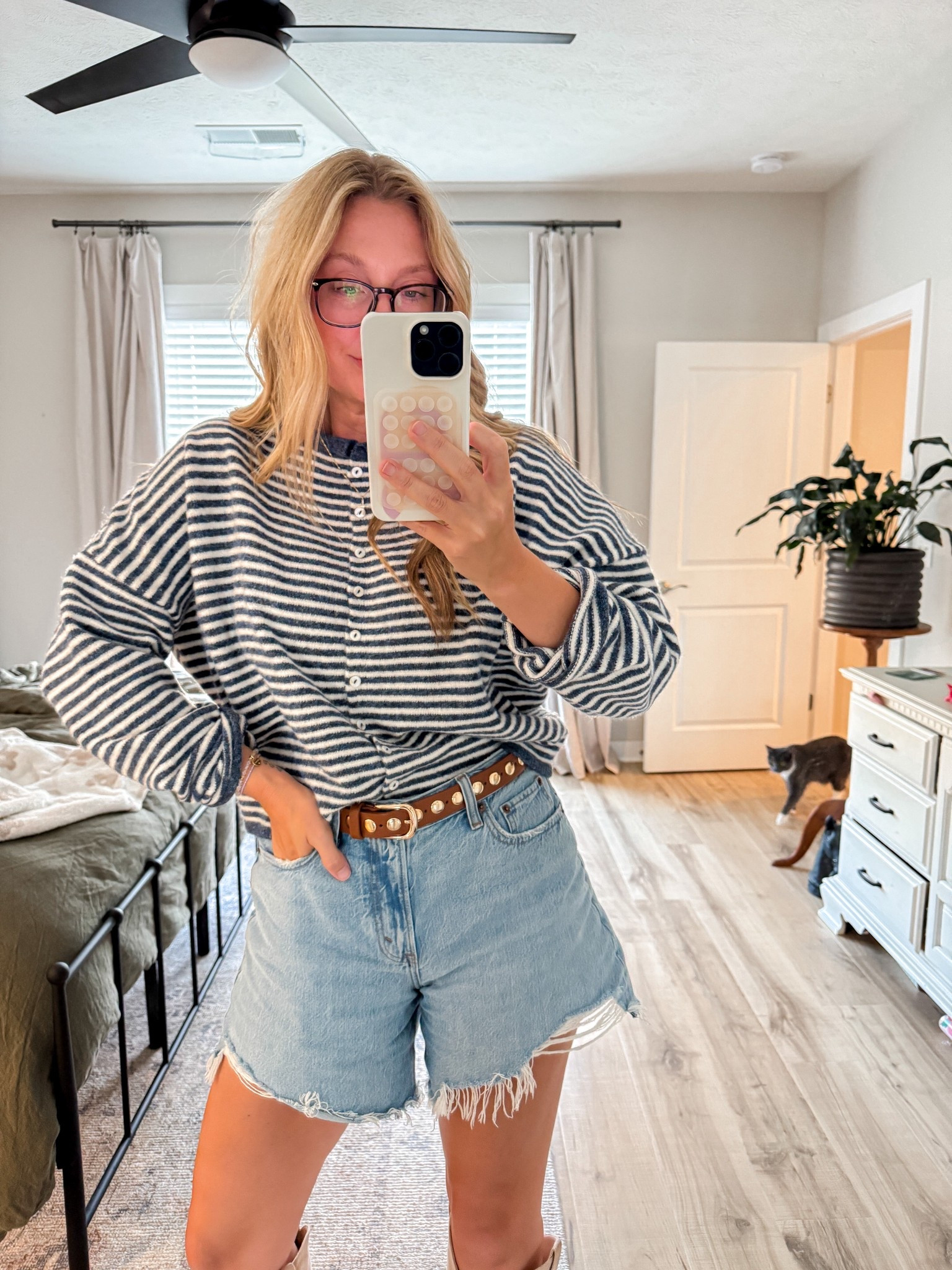 Loveeee this cardigan from Bohme paired with these loose shorts from Abercrombie. The perfect fall combo 🤌🏻  

#LTKSeasonal #LTKStyleTip #LTKFallSale