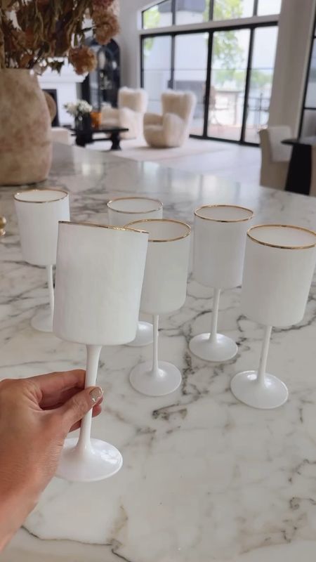 The most stunning wine glass set I’ve ever seen! 🤌 and they’re over 50% off! 