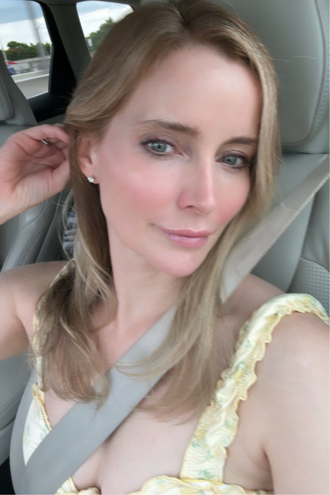 Little no makeup makeup look for the beach today🌊 obsessed with this new lip oil stick from Prada Beauty, the perfect natural pink🥀 also obsessed with the Armani golden hour skin tint, perfect for a little glow without foundation, espesh in the heat☀️

#LTKFindsUnder100 #LTKBeauty #LTKOver40